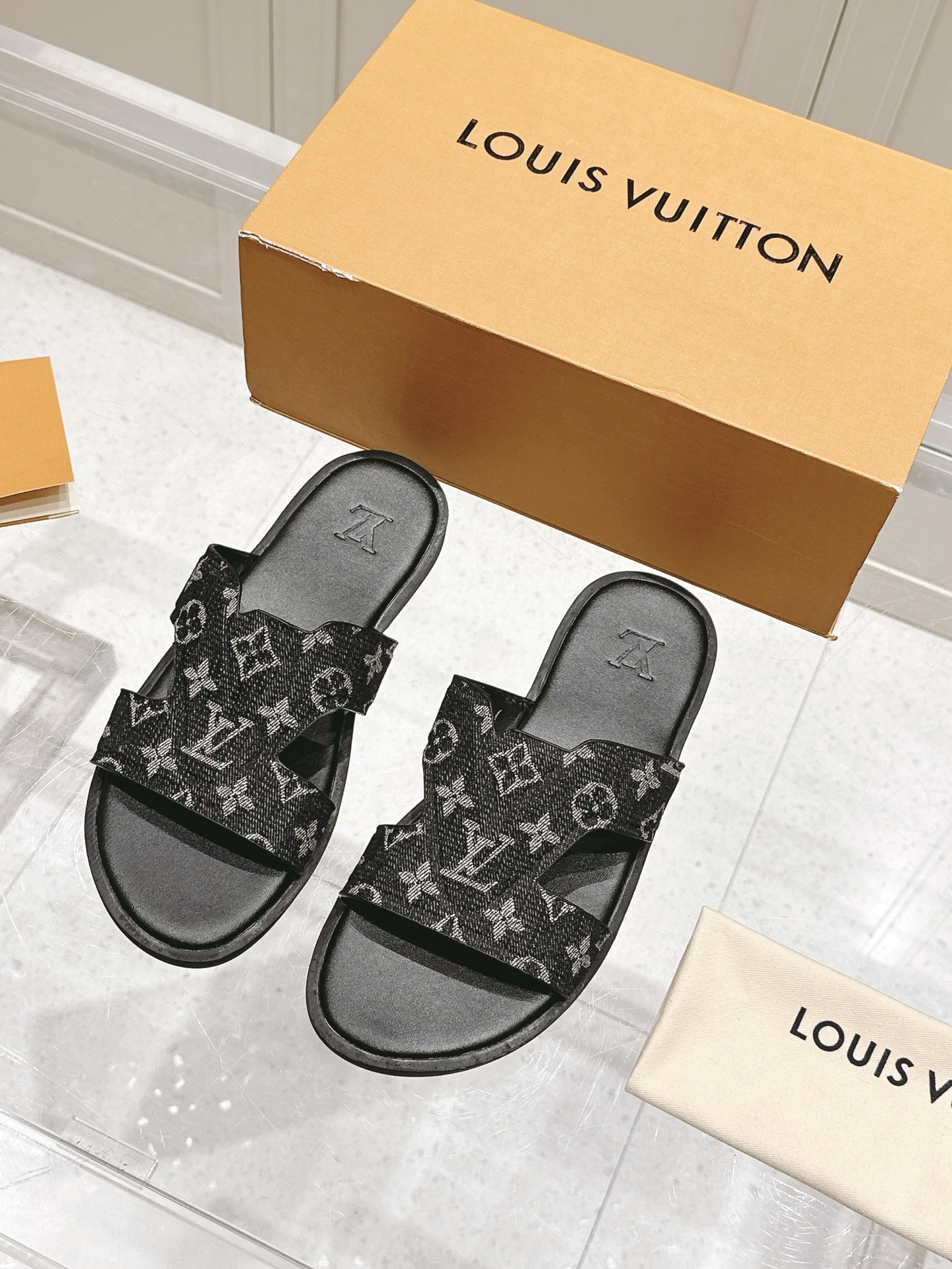 Hermès Louis vuitton 25ss 沙滩拖 又一 最新 版本