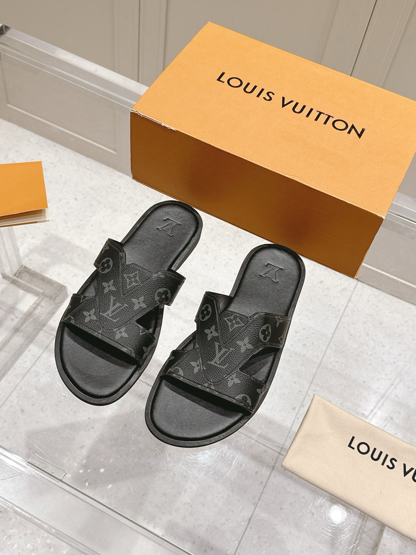Hermès Louis vuitton 25ss 沙滩拖 又一 最新 版本