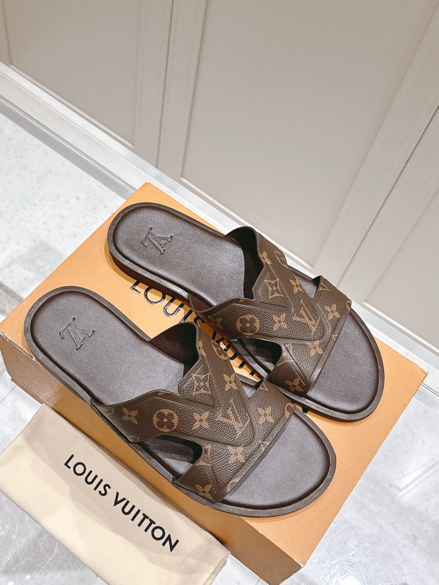 Hermès Louis vuitton 25ss 沙滩拖 又一 最新 版本