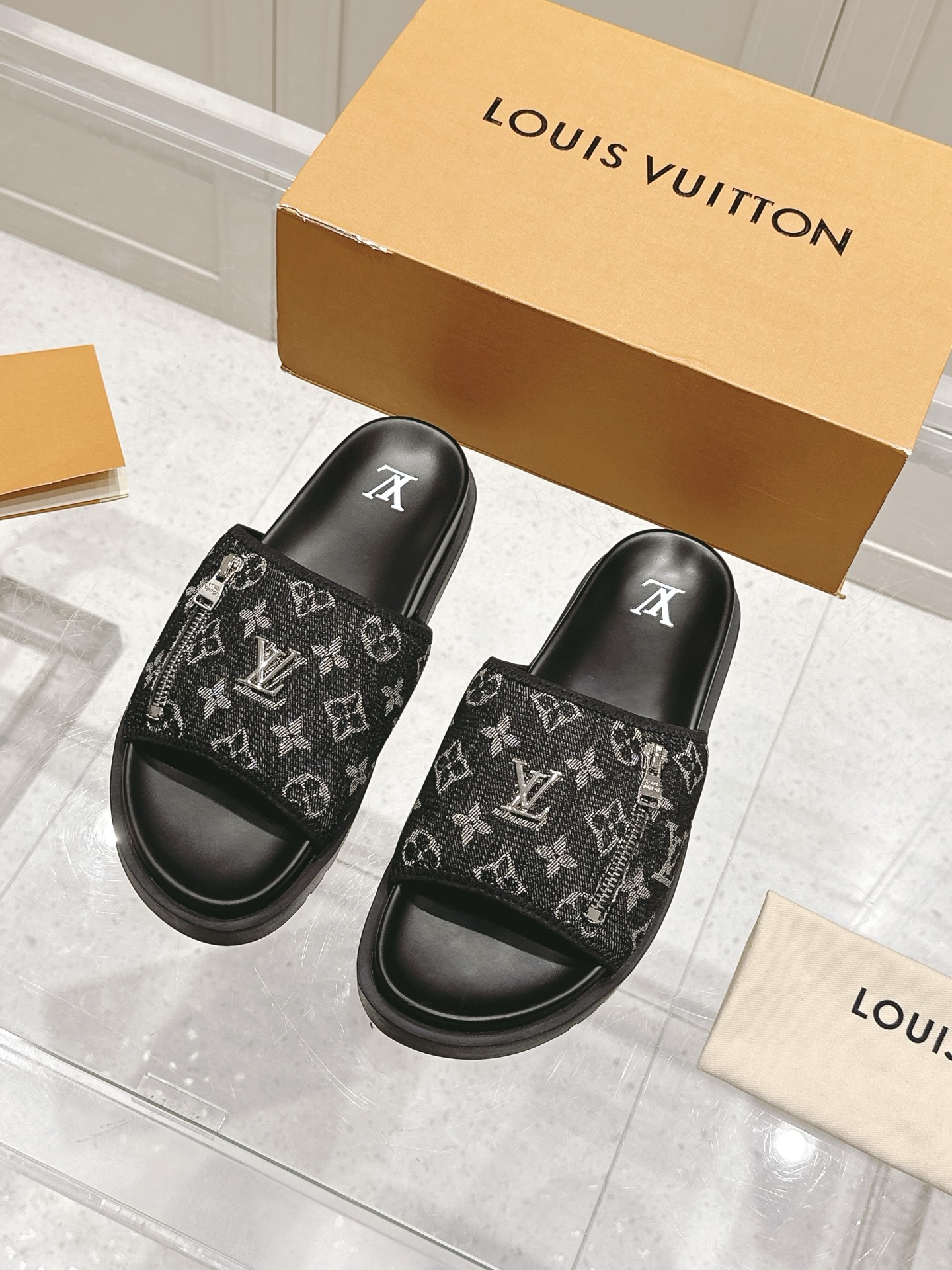Hermès Louis vuitton 25ss 沙滩拖 又一 最新 版本