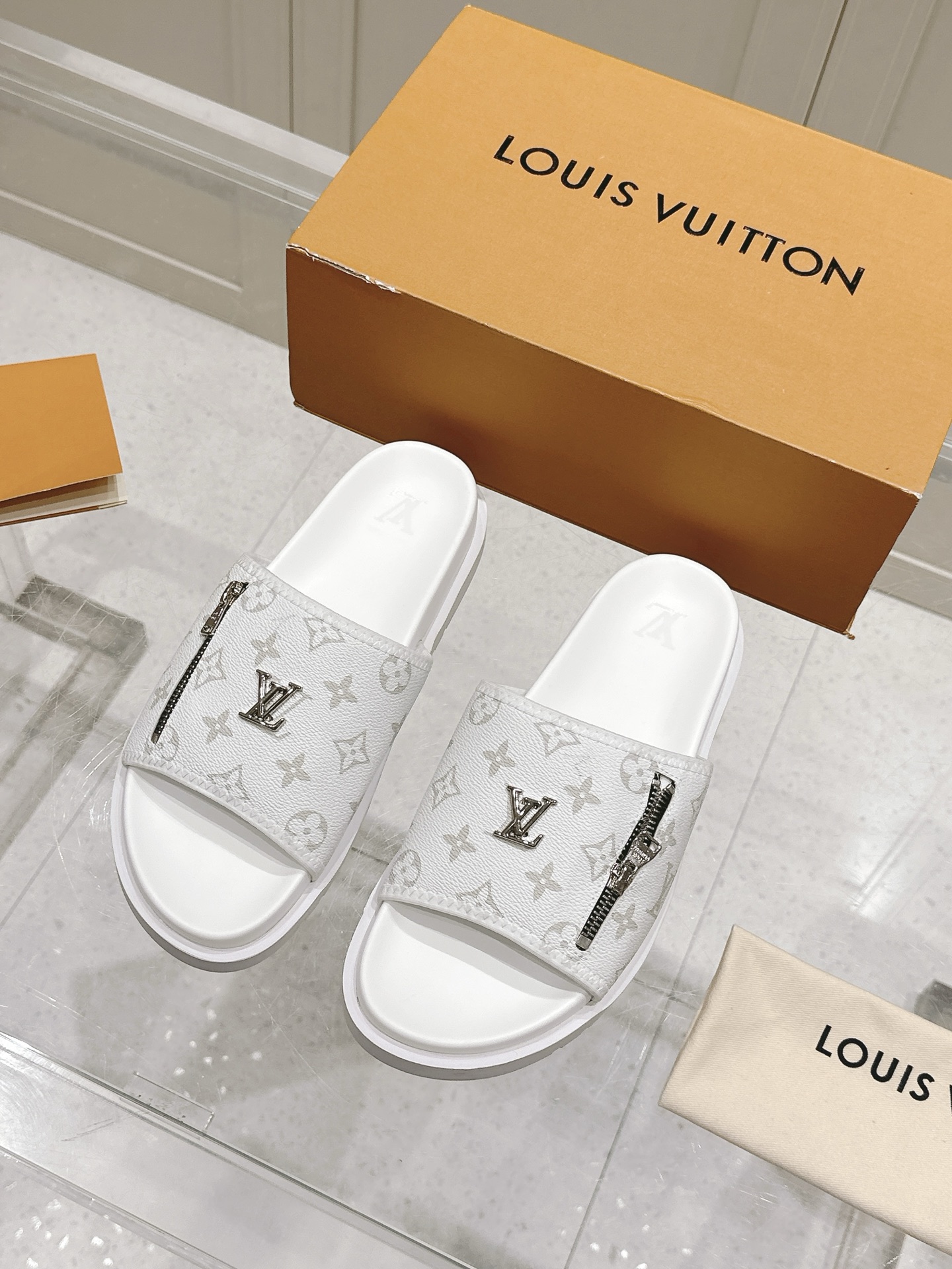 Hermès Louis vuitton 25ss 沙滩拖 又一 最新 版本