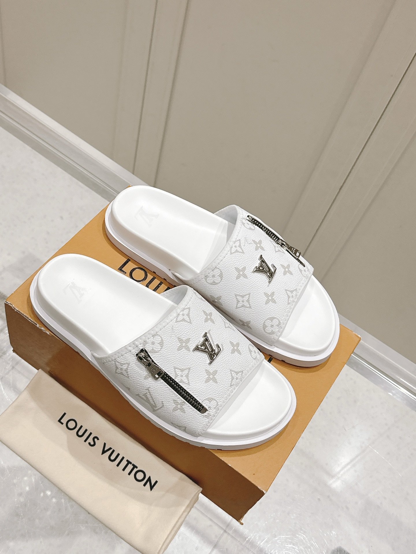 Hermès Louis vuitton 25ss 沙滩拖 又一 最新 版本