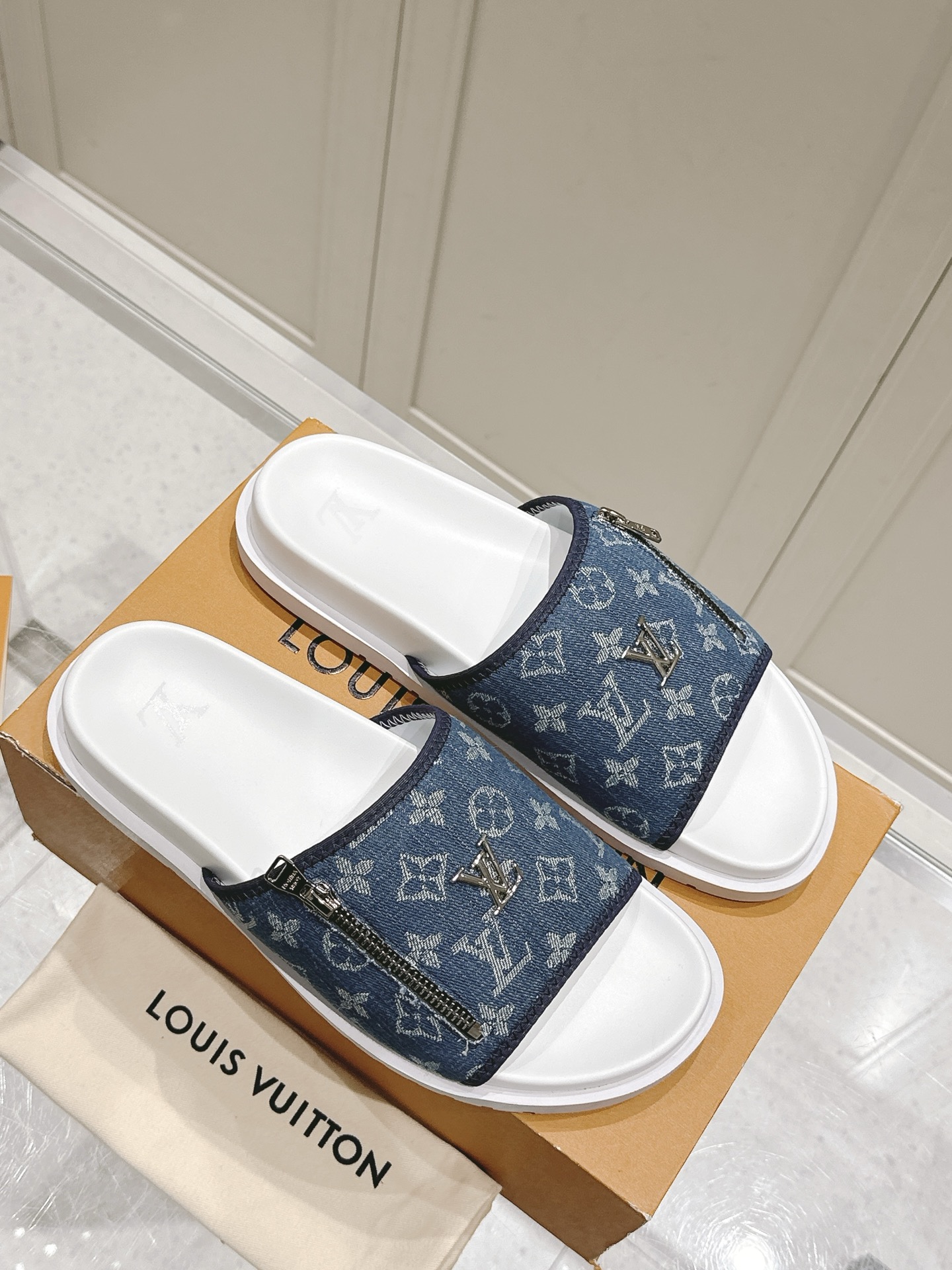 Hermès Louis vuitton 25ss 沙滩拖 又一 最新 版本