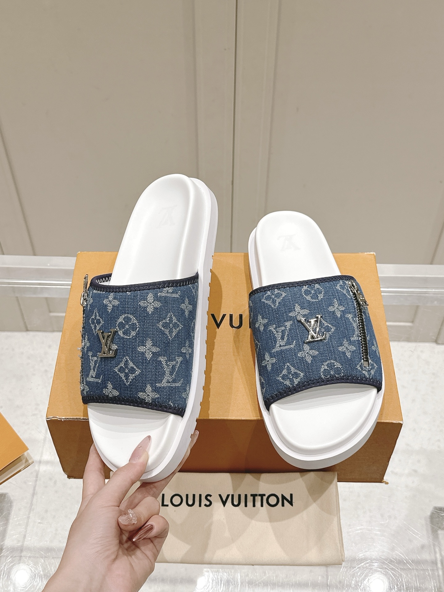 Hermès Louis vuitton 25ss 沙滩拖 又一 最新 版本