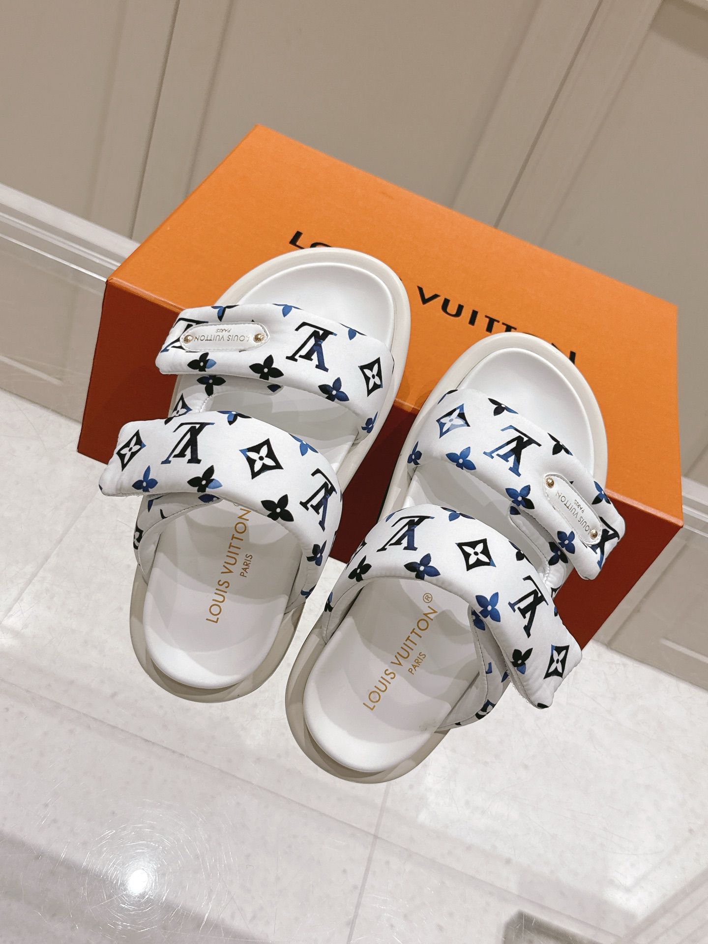 Louis Vuitton Pool Pillow Comfort Monogram Sandals - Women's Designer Slides 5 i1746444139586 7570 0 3