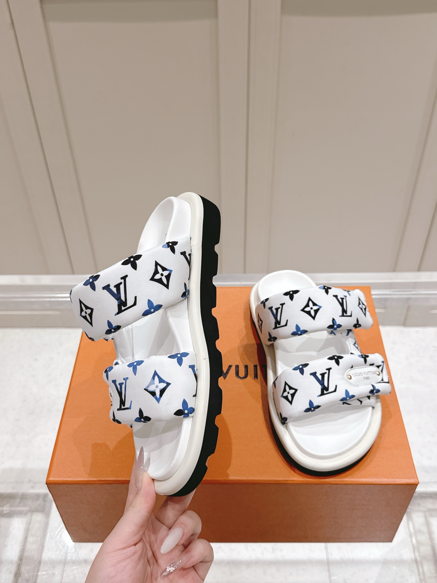 Louis Vuitton Pool Pillow Comfort Monogram Sandals - Women's Designer Slides 4 i1746444140570 9090 0 2
