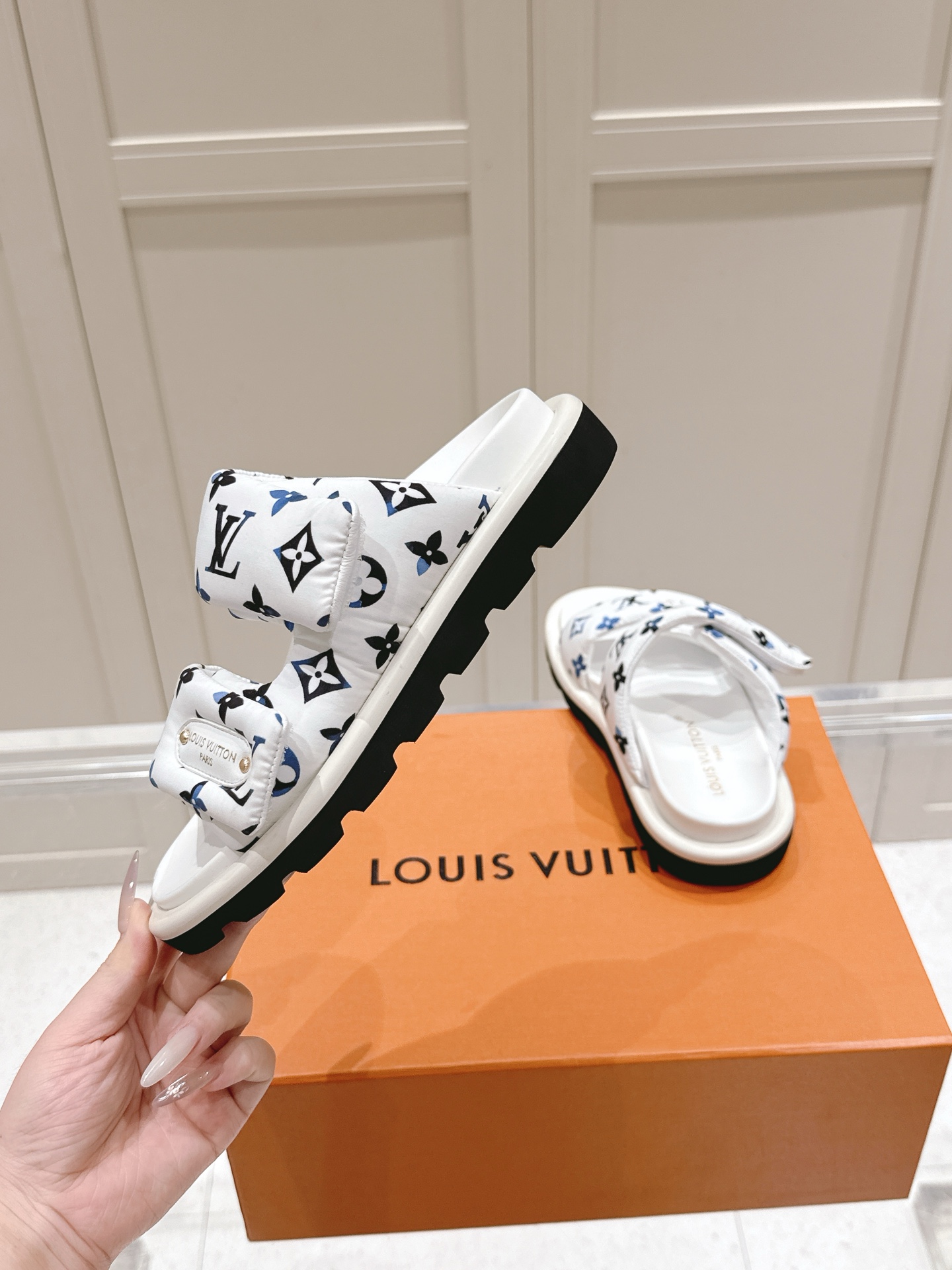 Louis Vuitton Pool Pillow Comfort Monogram Sandals - Women's Designer Slides 6 i1746444140587 1571 0 4