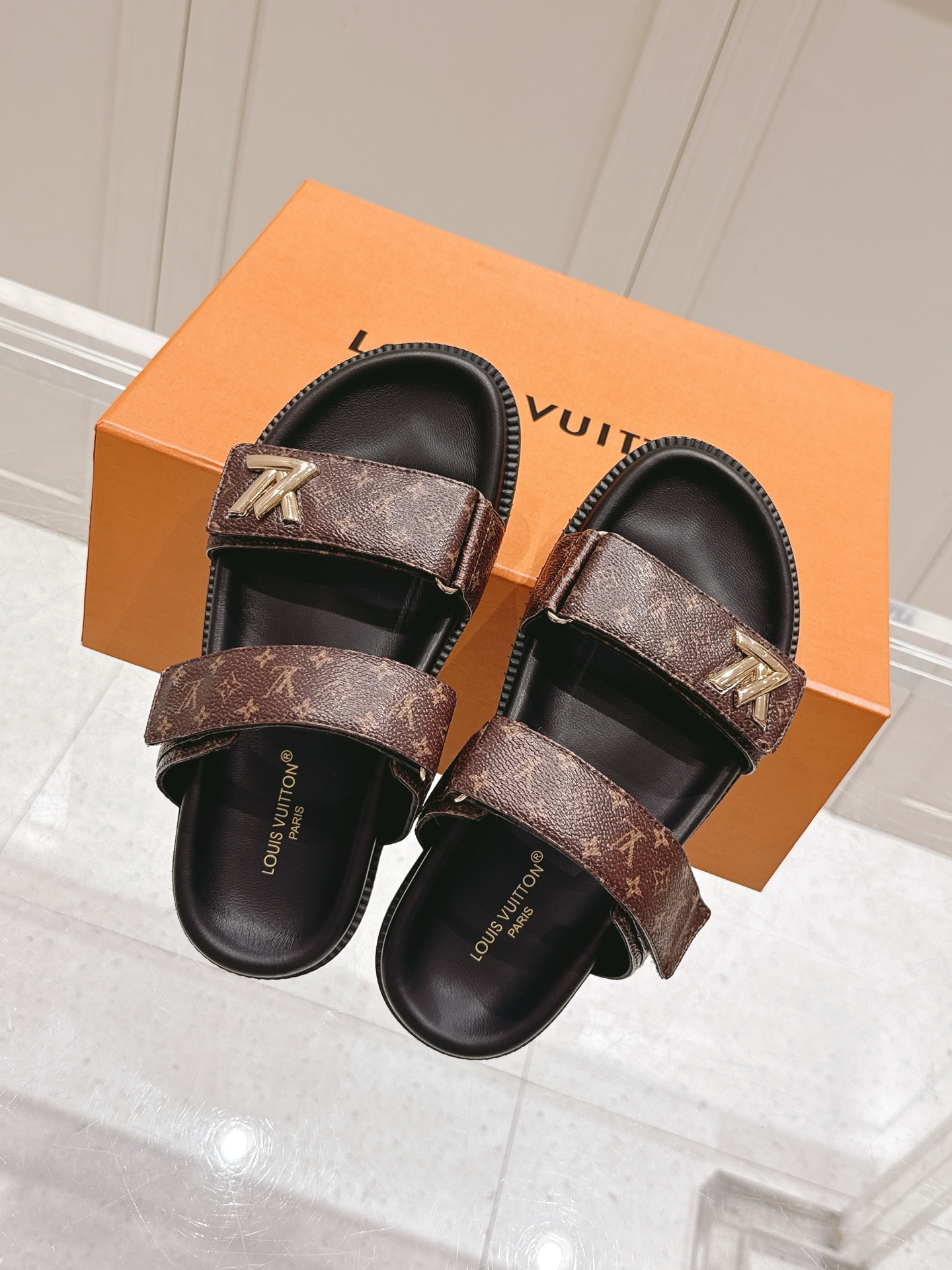 Louis Vuitton x Murakami Takashi Bom Dia Comfort Flat Sandals 5 i1746444506930 5489 0 3