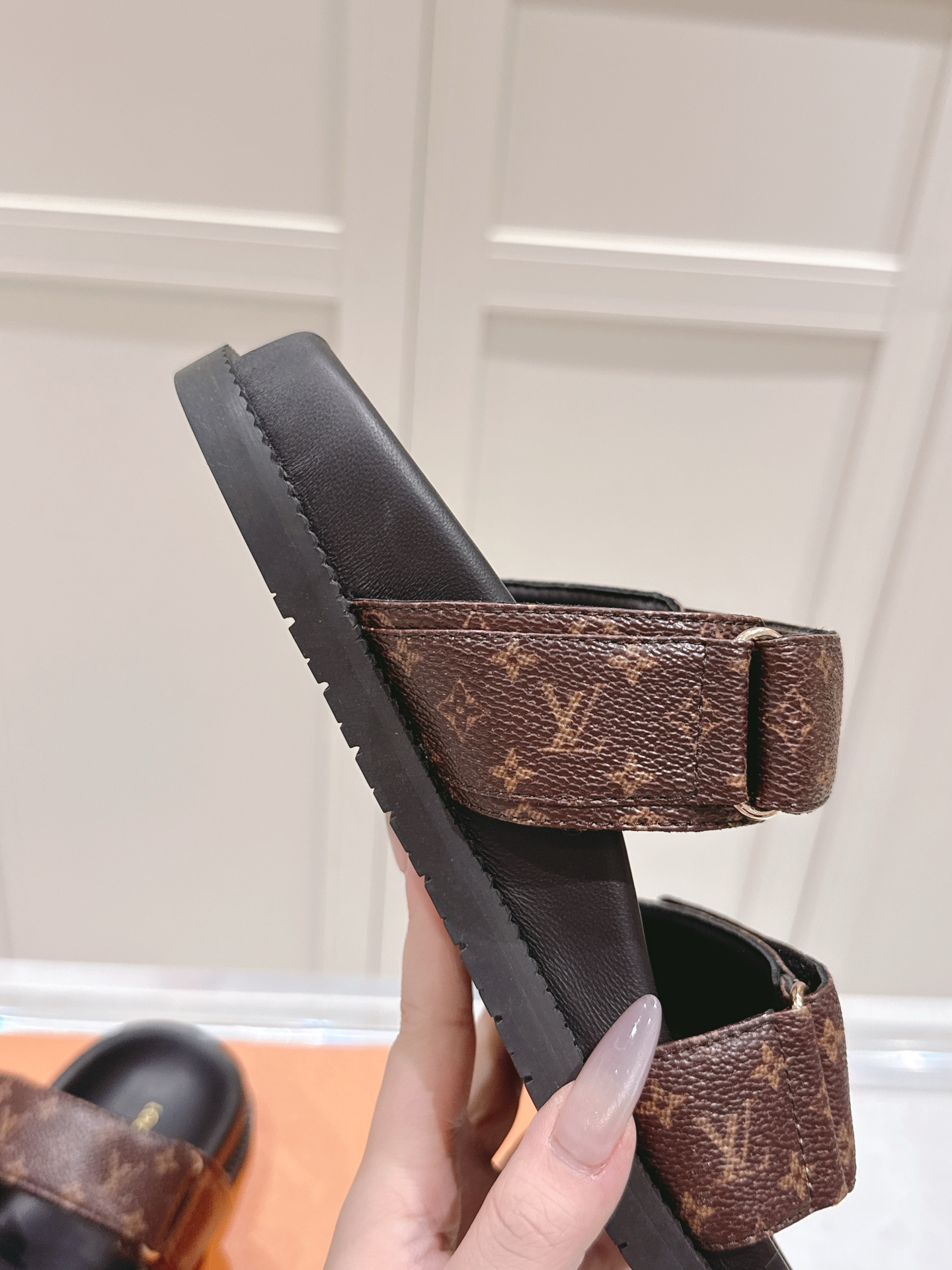 Louis Vuitton x Murakami Takashi Bom Dia Comfort Flat Sandals 9 i1746444506933 574 0 7