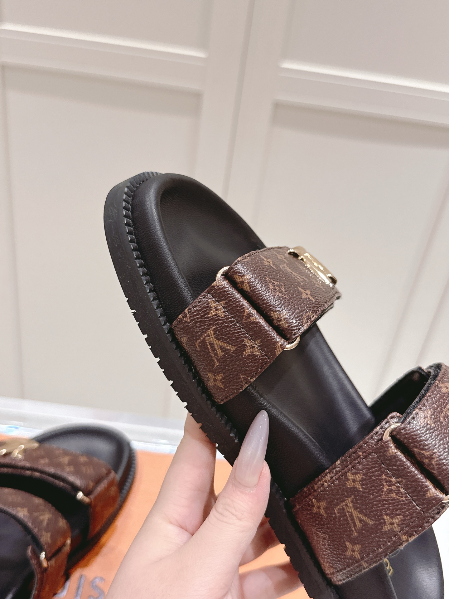 Louis Vuitton x Murakami Takashi Bom Dia Comfort Flat Sandals 7 i1746444511324 6347 0 5