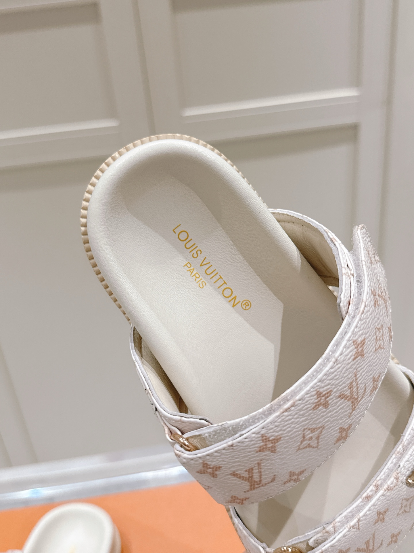 Louis Vuitton x Murakami Takashi Bom Dia Comfort Sandals - Classic Monogram 8 i1746444554346 5787 0 6