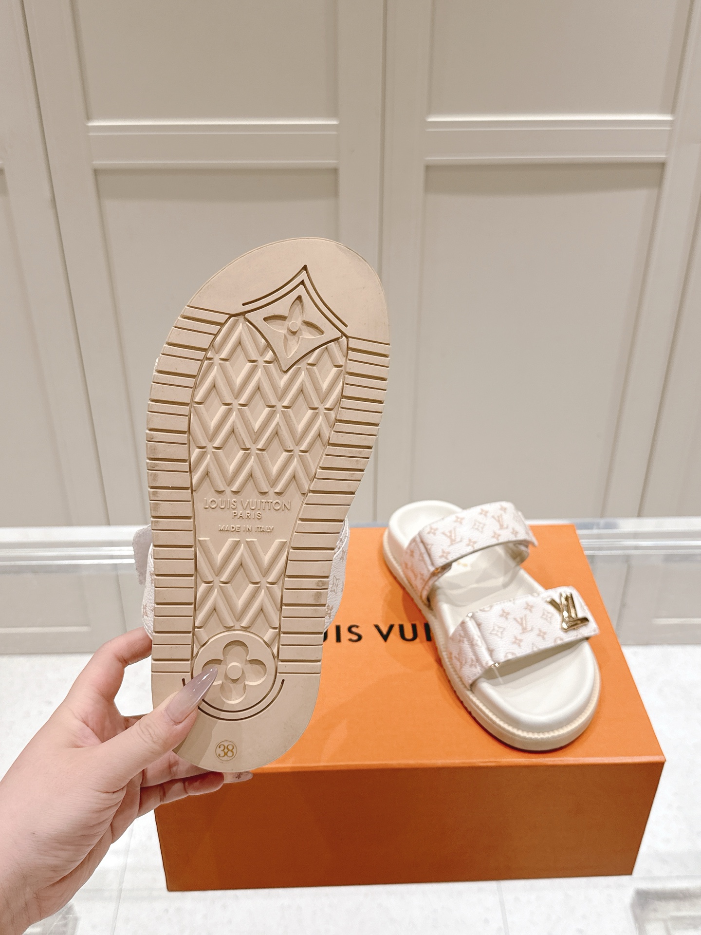 Louis Vuitton x Murakami Takashi Bom Dia Comfort Sandals - Classic Monogram 10 i1746444556296 3453 0 8