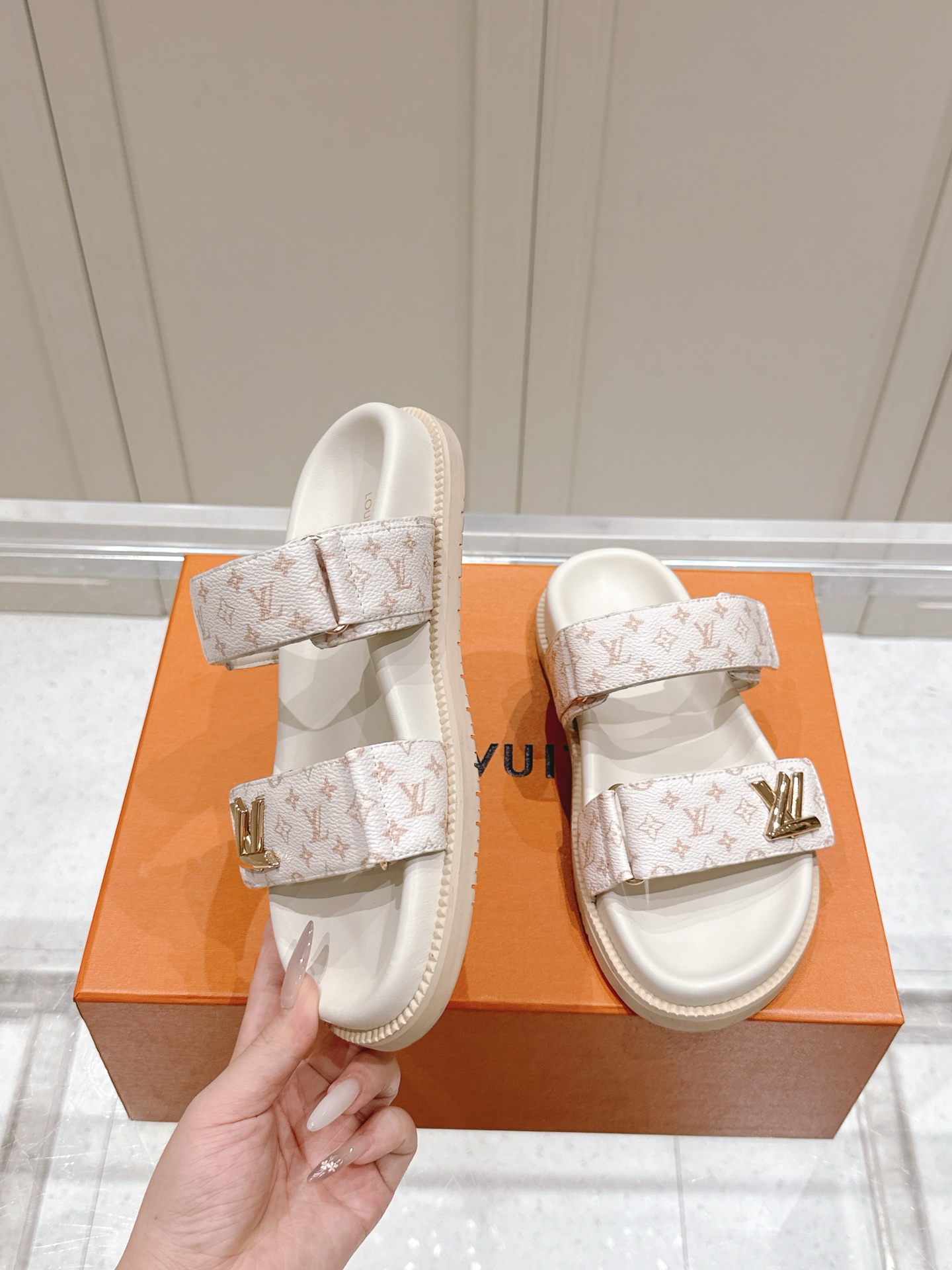 Louis Vuitton x Murakami Takashi Bom Dia Comfort Sandals - Classic Monogram 4 i1746444556313 2296 0 2