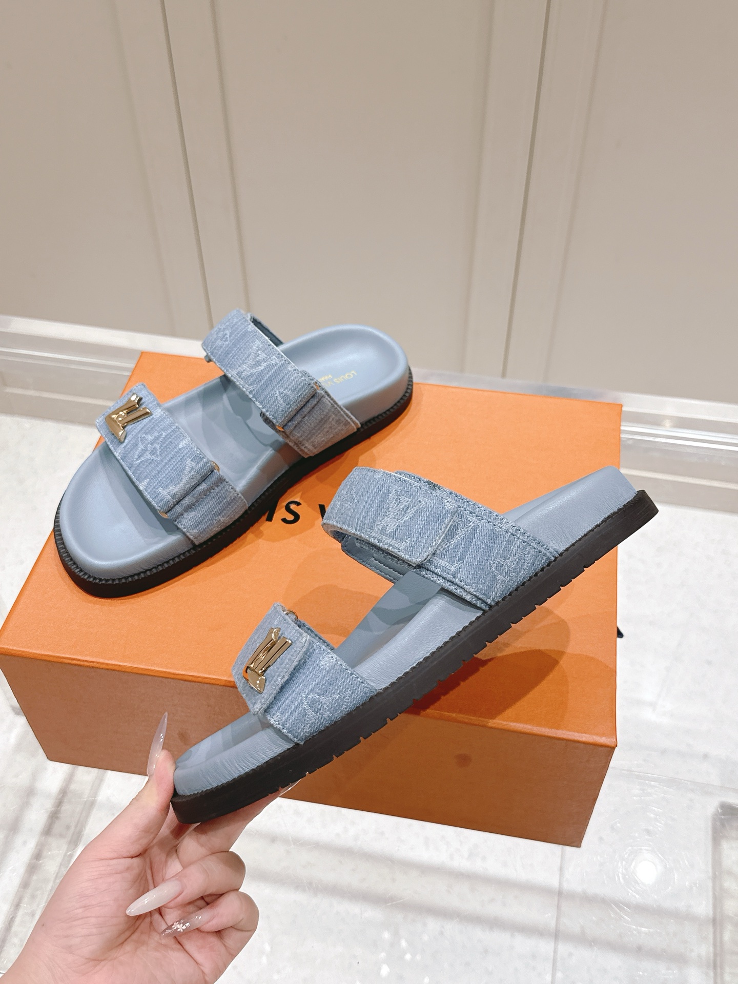 Louis Vuitton x Murakami Takashi Bom Dia Comfort Flat Mules Sandals 5 i1746444583291 7922 0 3