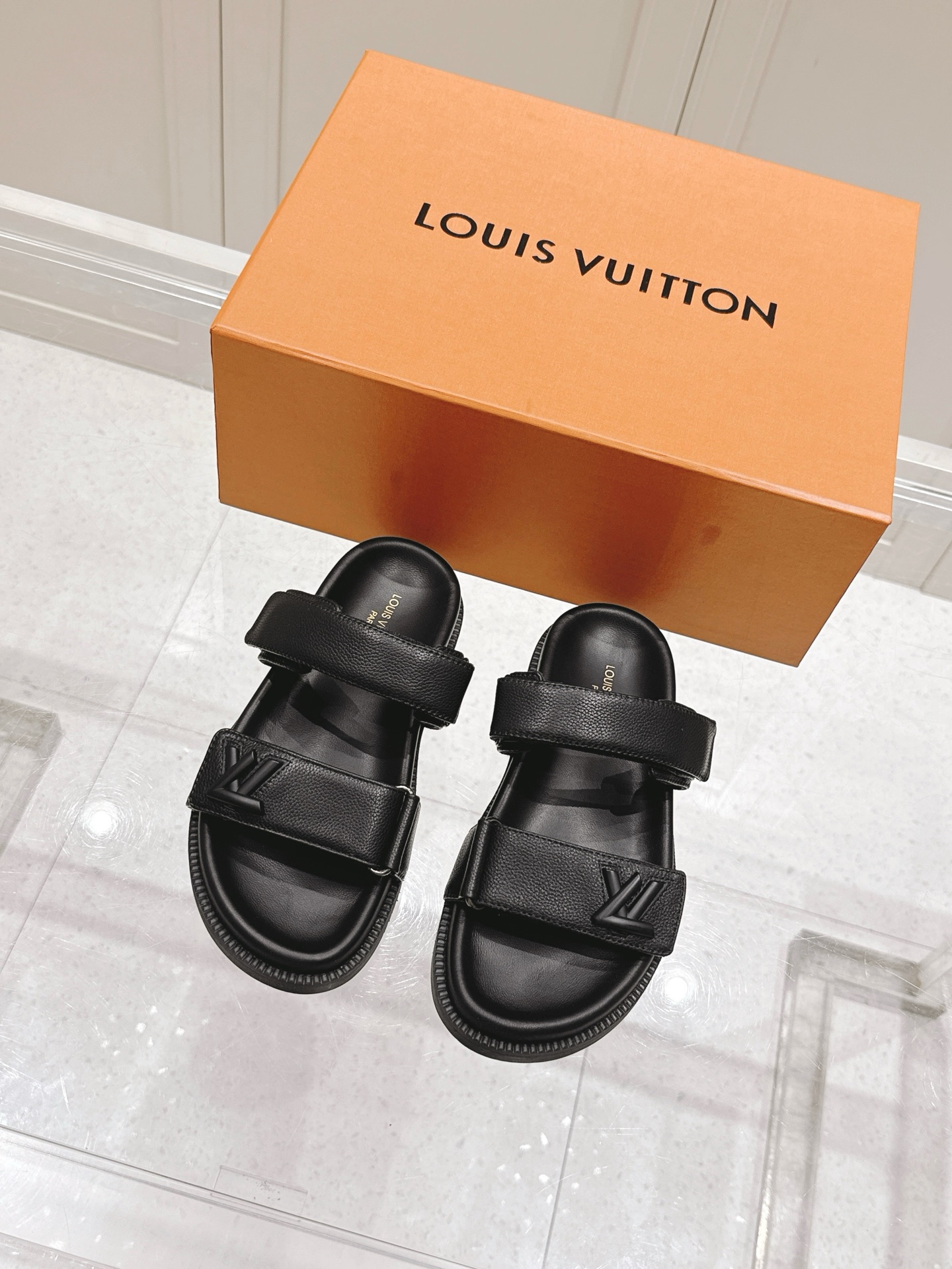 Louis Vuitton x Murakami Takashi Bom Dia Comfort Flat Denim Sandals 2 i1746444611519 4823 0 0