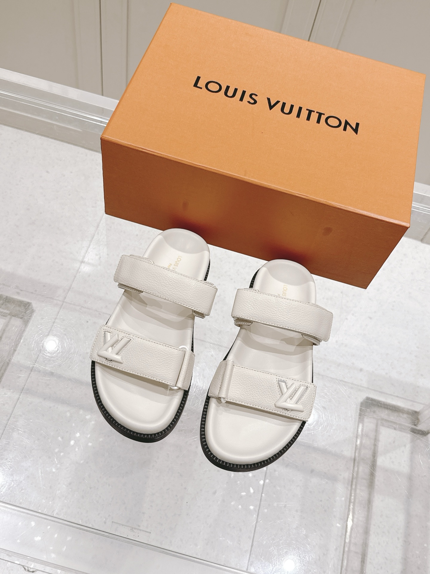 Louis Vuitton x Murakami Takashi Bom Dia Comfort Flat Denim Sandals 2 i1746444637984 2947 0 0