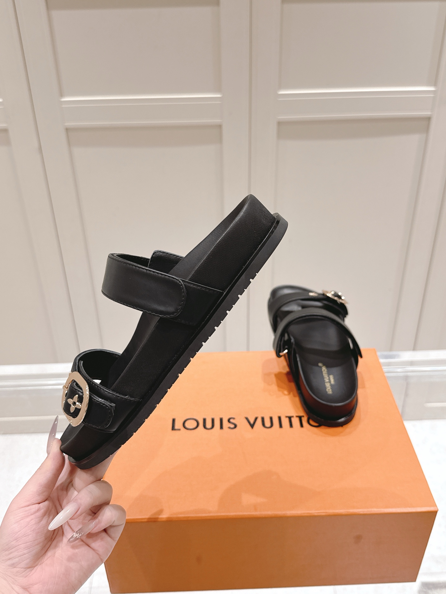 Louis Vuitton x Murakami Takashi Bom Dia Comfort Sandals 6 i1746444715137 6418 0 4