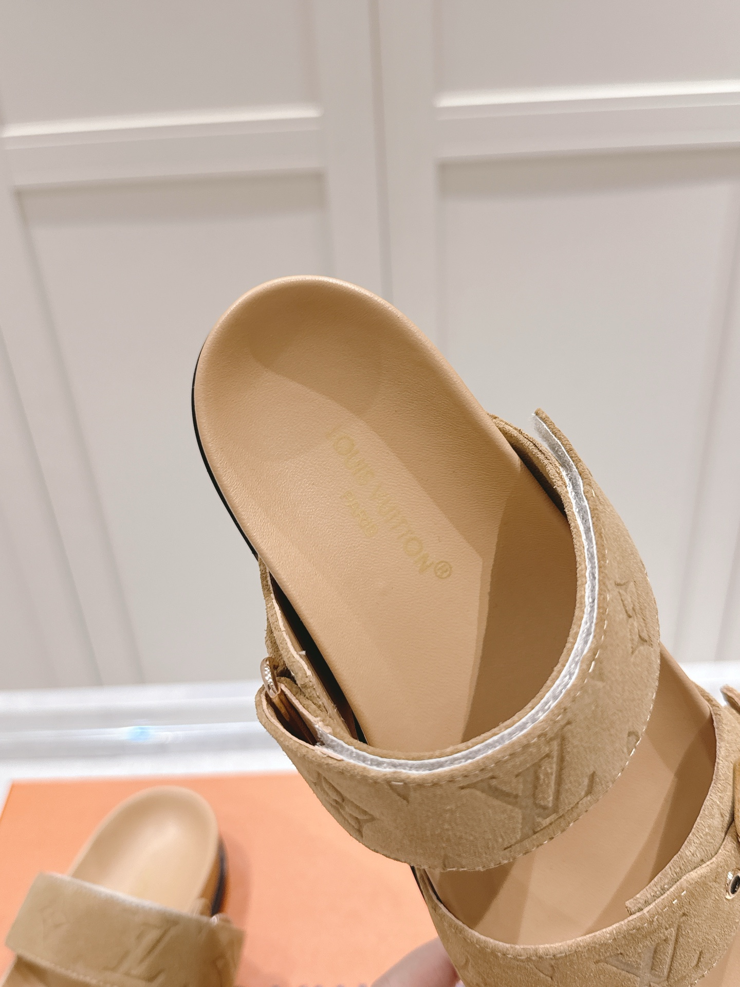 Louis Vuitton x Murakami Takashi Bom Dia Comfort Flat Denim Sandals 8 i1746444786365 6110 0 6
