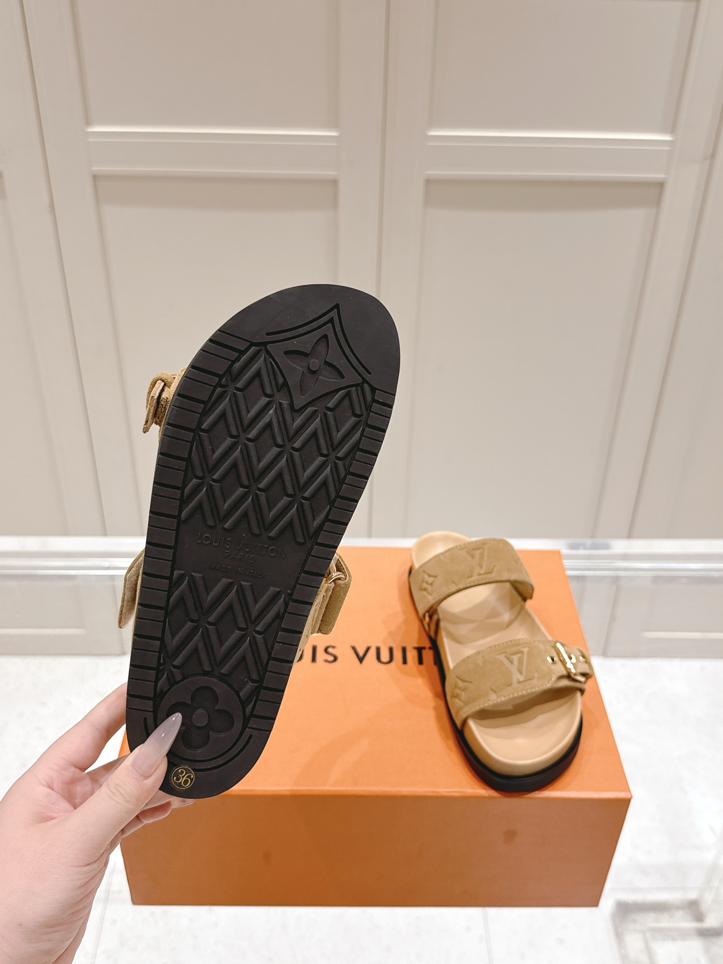 Louis Vuitton x Murakami Takashi Bom Dia Comfort Flat Denim Sandals 10 i1746444786400 3067 0 8