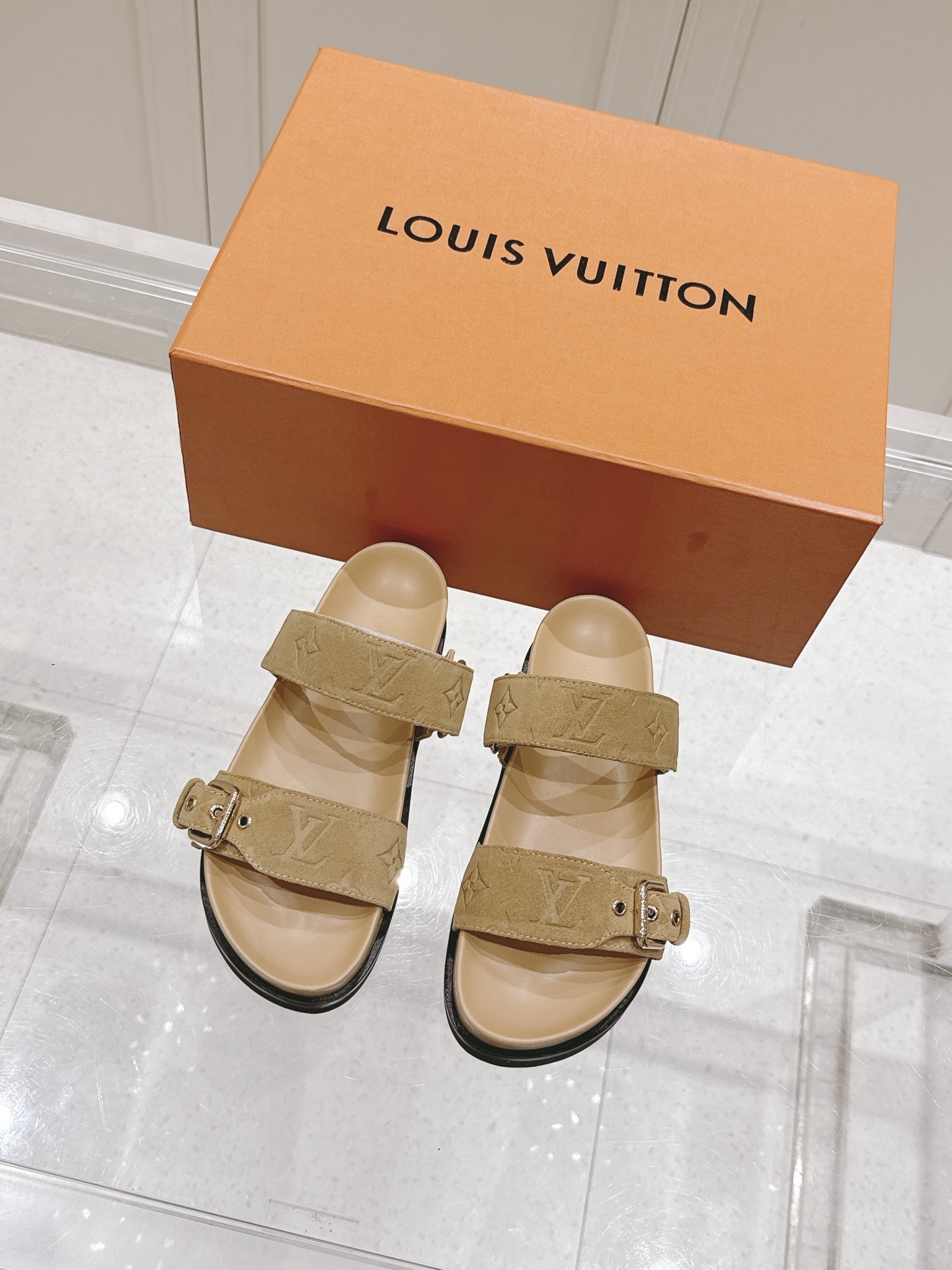 Louis Vuitton x Murakami Takashi Bom Dia Comfort Flat Denim Sandals 2 i1746444786577 8269 0 0
