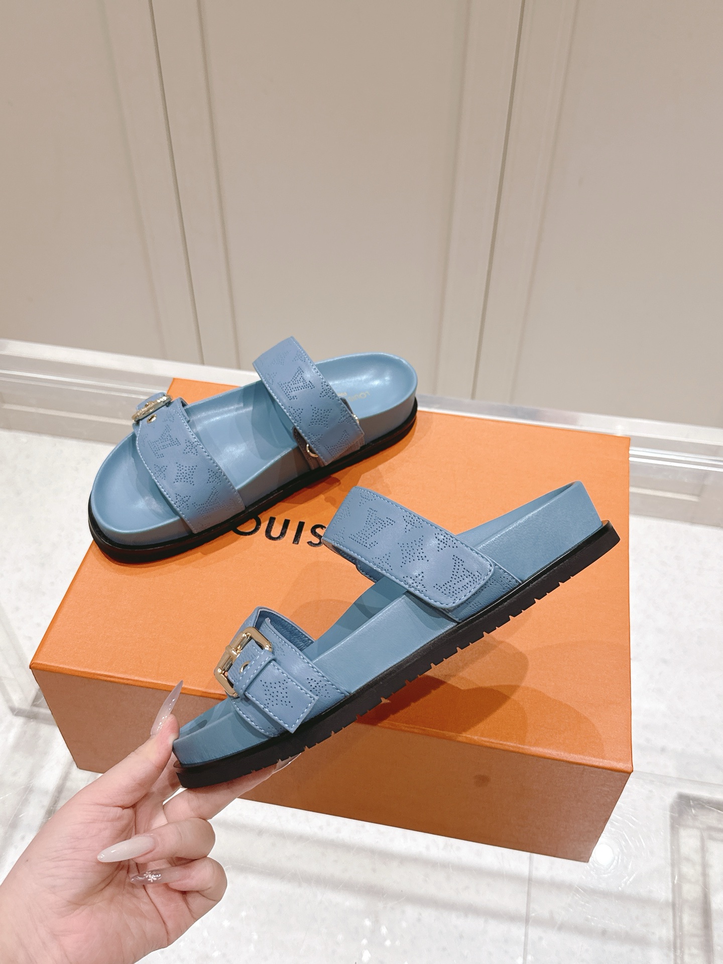 Louis Vuitton x Murakami Takashi Bom Dia Comfort Flat Denim Sandals 4 i1746445055267 9286 0 2