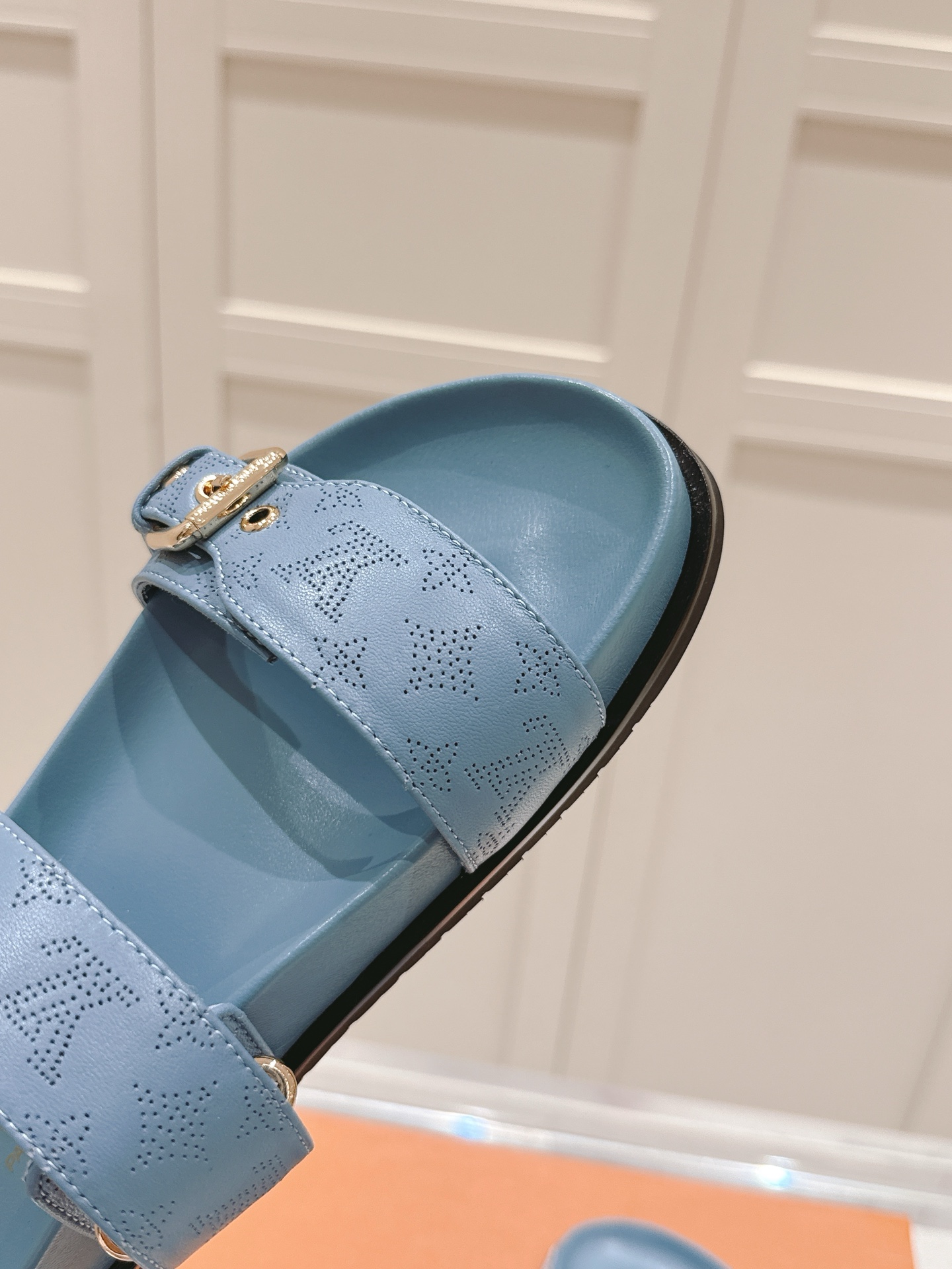 Louis Vuitton x Murakami Takashi Bom Dia Comfort Flat Denim Sandals 7 i1746445058619 8073 0 5