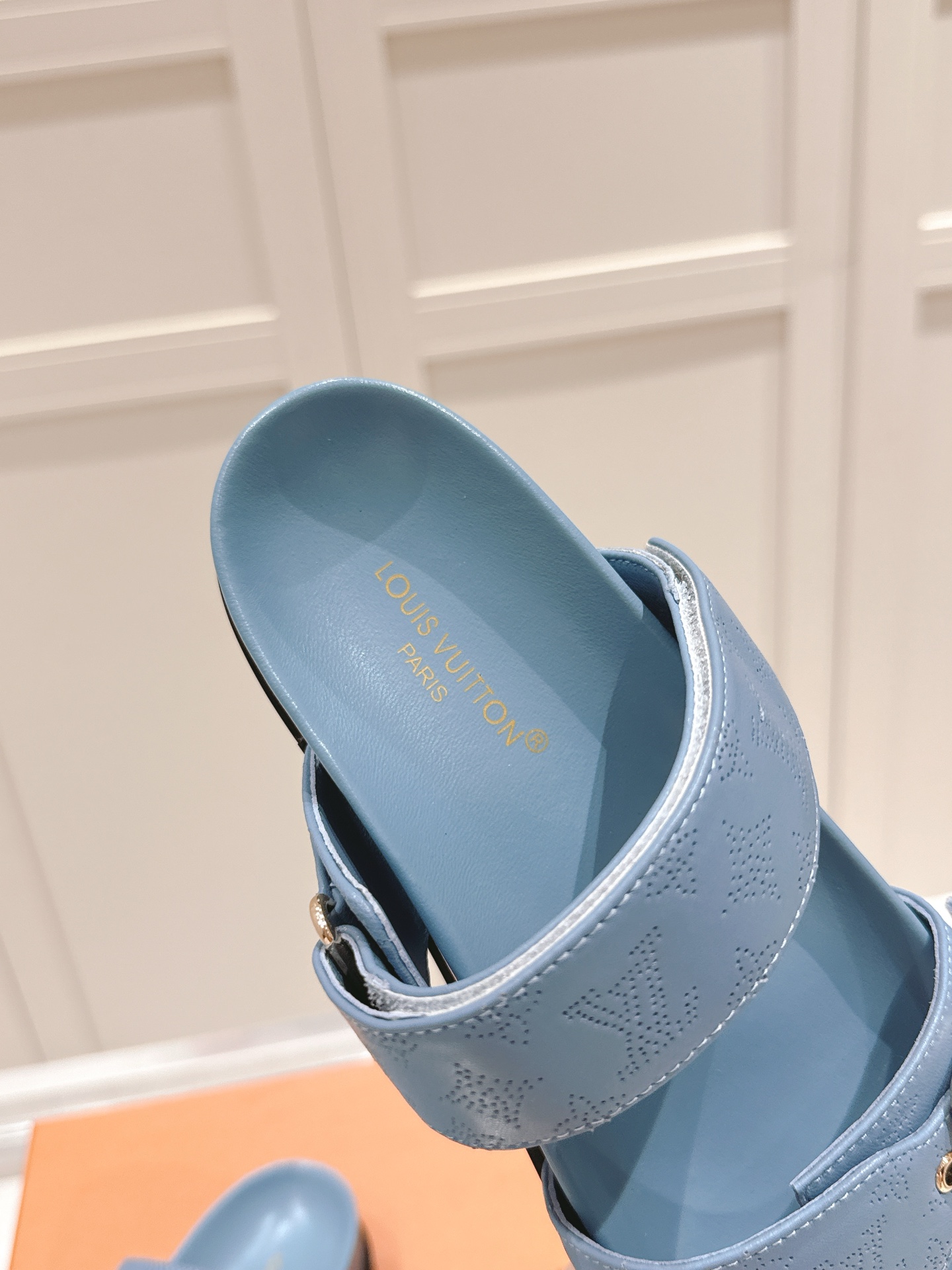 Louis Vuitton x Murakami Takashi Bom Dia Comfort Flat Denim Sandals 8 i1746445058645 9660 0 6