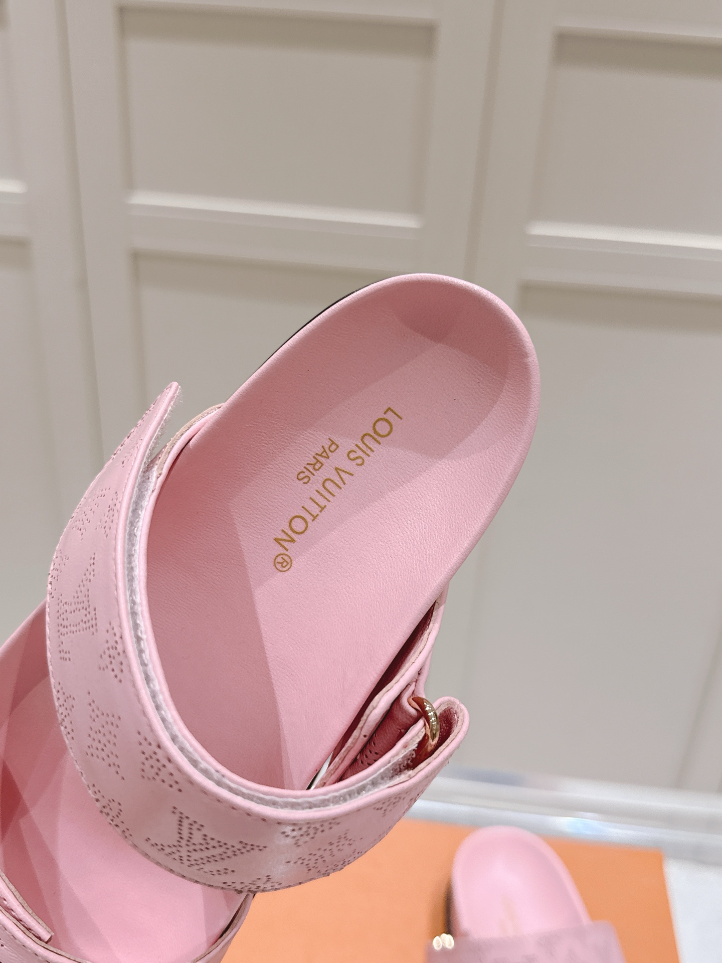 Louis Vuitton x Murakami Takashi Bom Dia Comfort Flat Denim Sandals 8 i1746445086400 2902 0 6