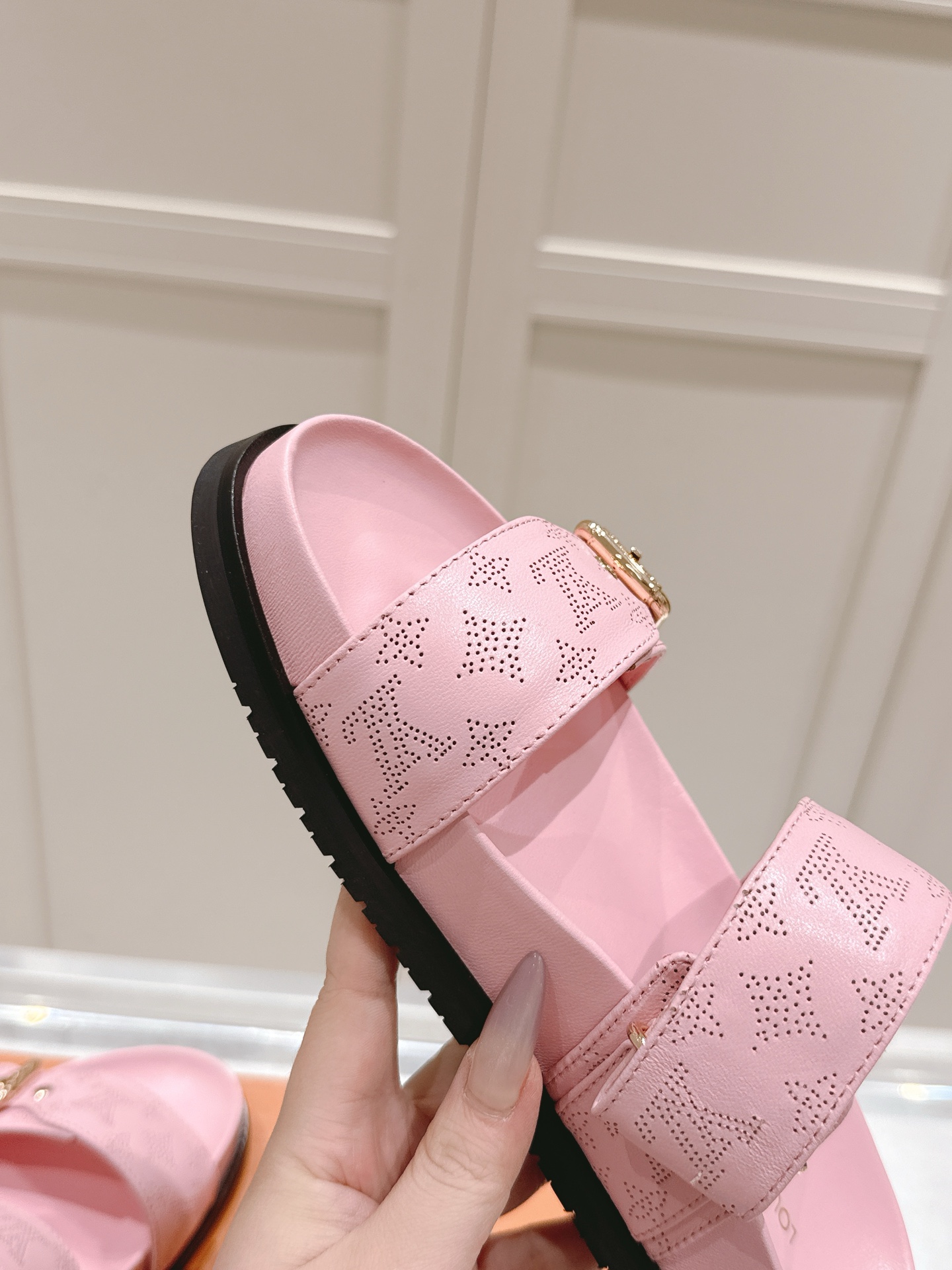 Louis Vuitton x Murakami Takashi Bom Dia Comfort Flat Denim Sandals 6 i1746445087471 7256 0 4