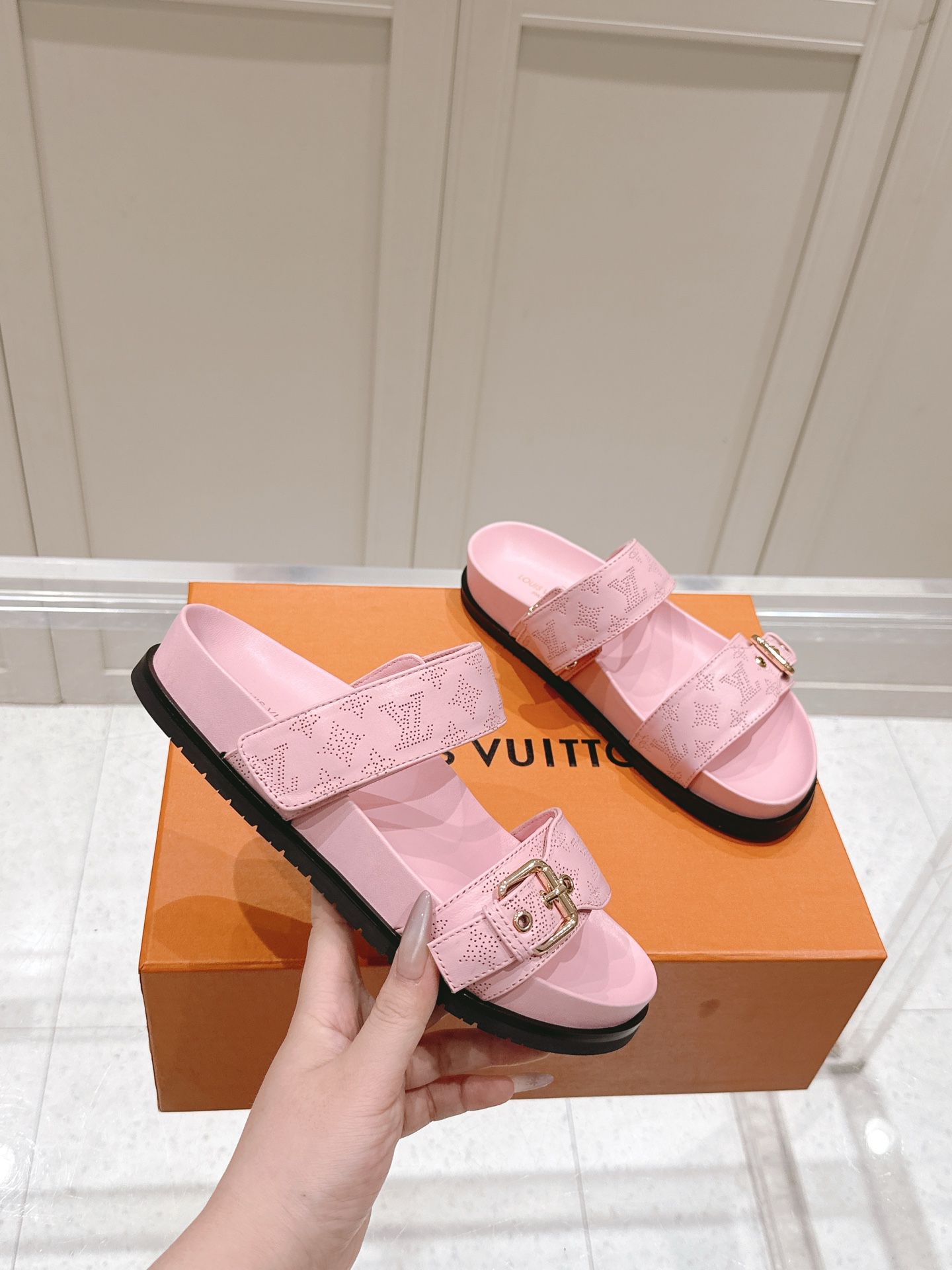 Louis Vuitton x Murakami Takashi Bom Dia Comfort Flat Denim Sandals 4 i1746445087478 9725 0 2