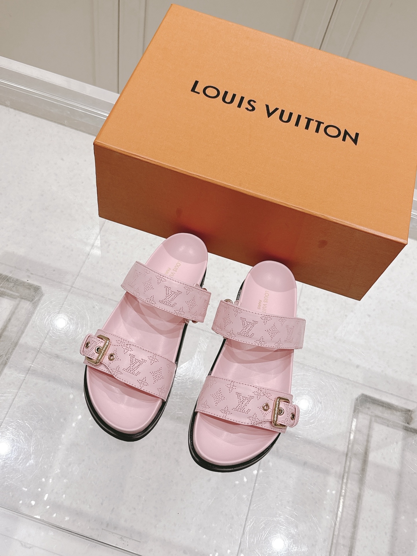 Louis Vuitton x Murakami Takashi Bom Dia Comfort Flat Denim Sandals 2 i1746445087678 5759 0 0