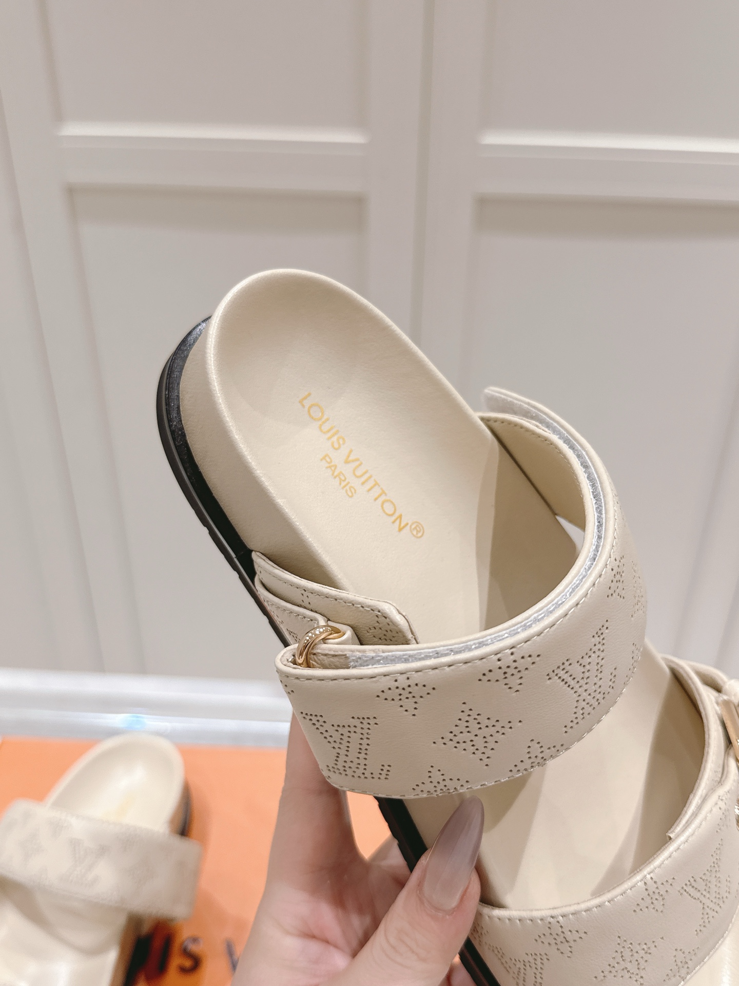 Louis Vuitton x Murakami Takashi Bom Dia Comfort Flat Sandals 7 i1746445111688 3479 0 5
