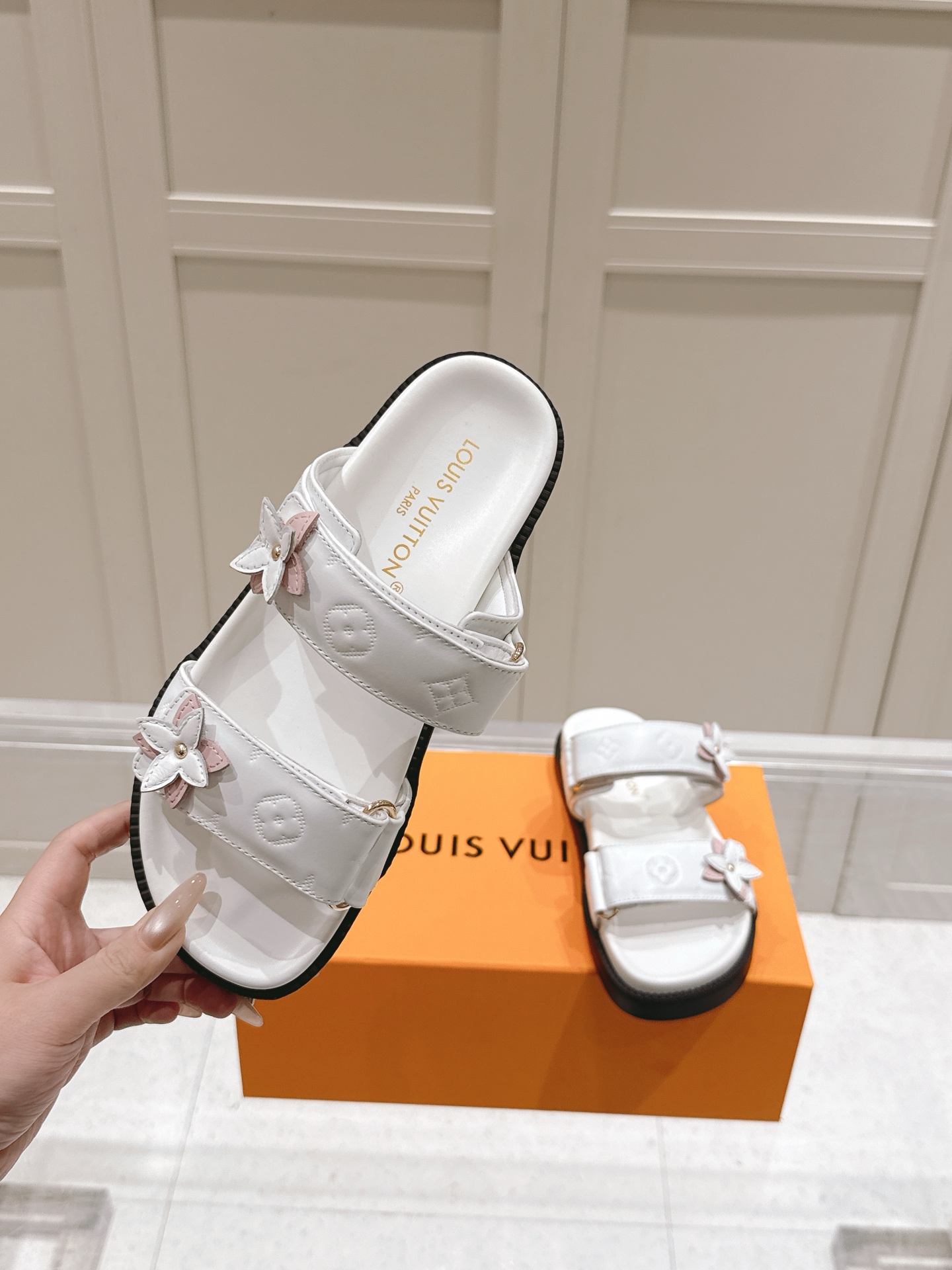Louis Vuitton LV村上隆联名 L家驴牌BOM DIA COMFORT系列 魔术贴 牛仔布 老花 凉鞋 平底凉拖鞋