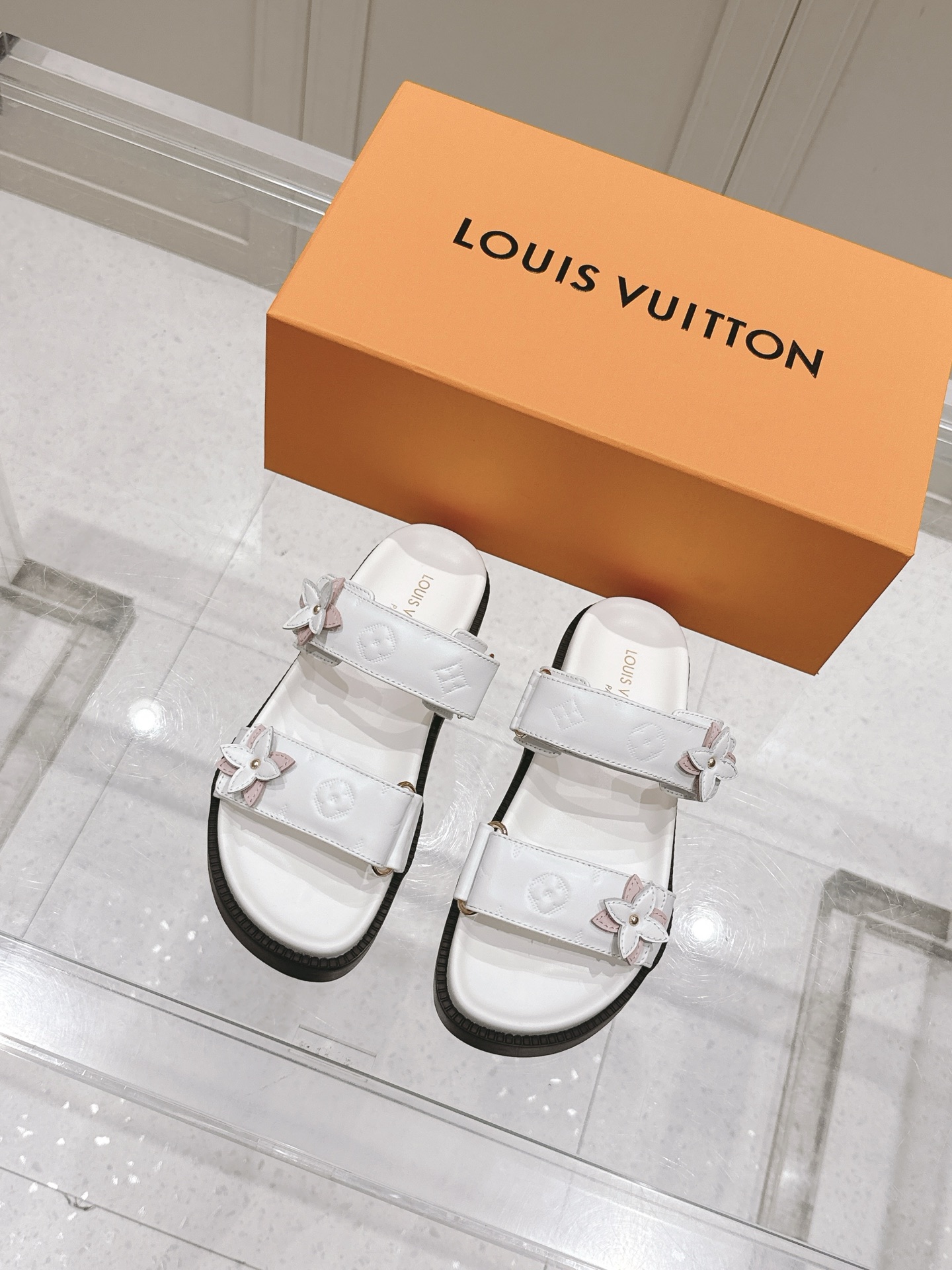 Louis Vuitton LV村上隆联名 L家驴牌BOM DIA COMFORT系列 魔术贴 牛仔布 老花 凉鞋 平底凉拖鞋