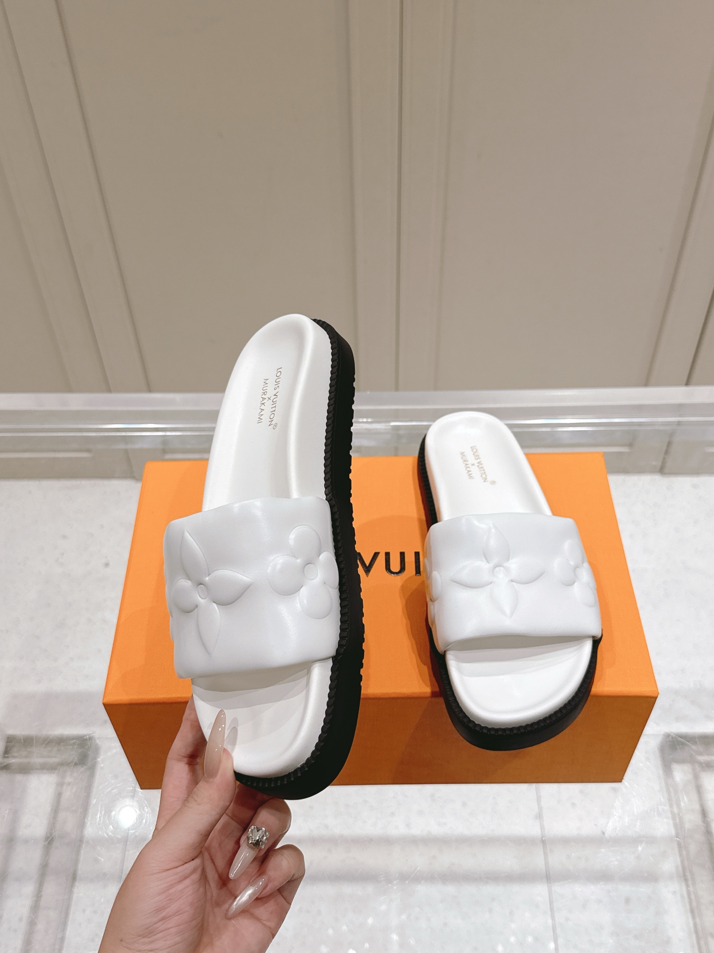 Louis Vuitton LV村上隆联名 L家驴牌BOM DIA COMFORT系列 魔术贴 牛仔布 老花 凉鞋 平底凉拖鞋