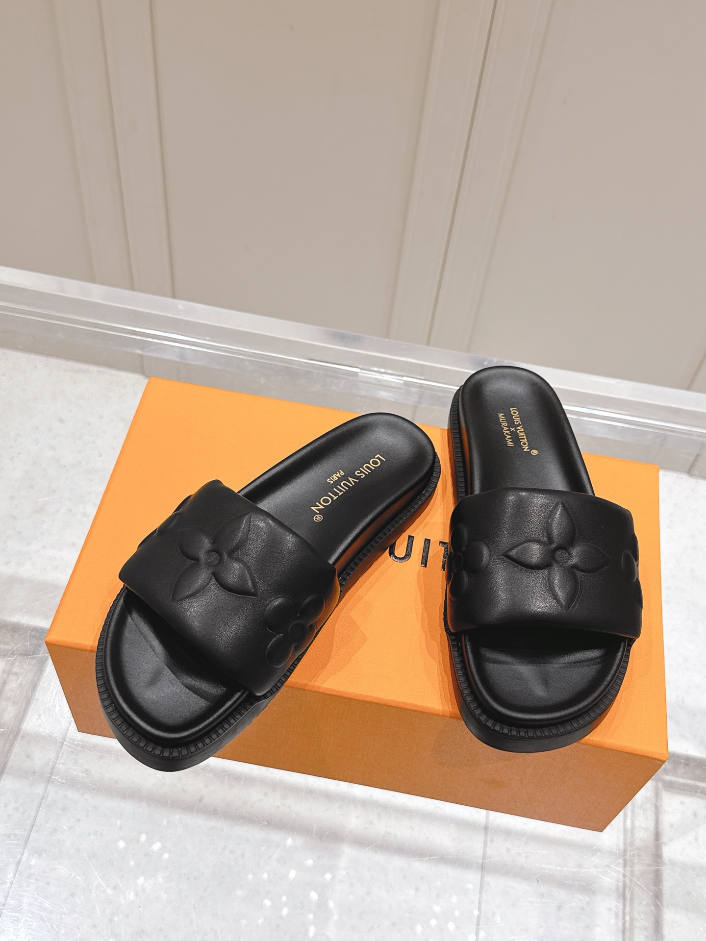 Louis Vuitton LV村上隆联名 L家驴牌BOM DIA COMFORT系列 魔术贴 牛仔布 老花 凉鞋 平底凉拖鞋