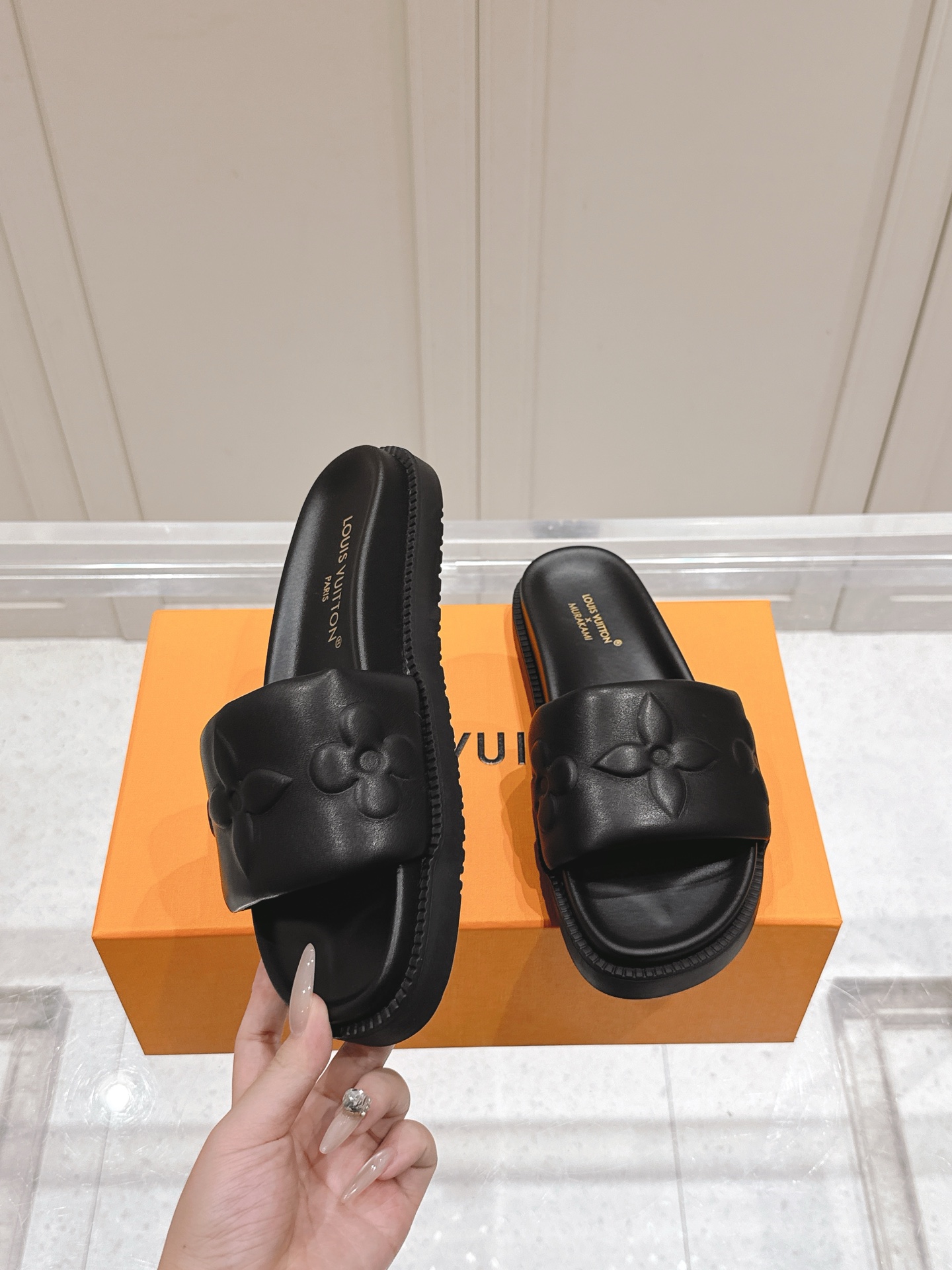 Louis Vuitton LV村上隆联名 L家驴牌BOM DIA COMFORT系列 魔术贴 牛仔布 老花 凉鞋 平底凉拖鞋