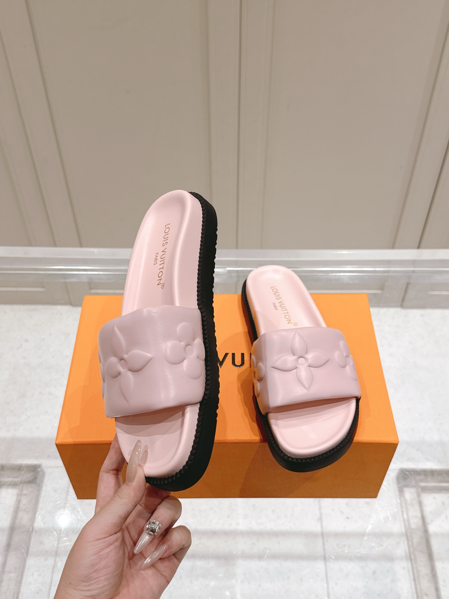Louis Vuitton LV村上隆联名 L家驴牌BOM DIA COMFORT系列 魔术贴 牛仔布 老花 凉鞋 平底凉拖鞋