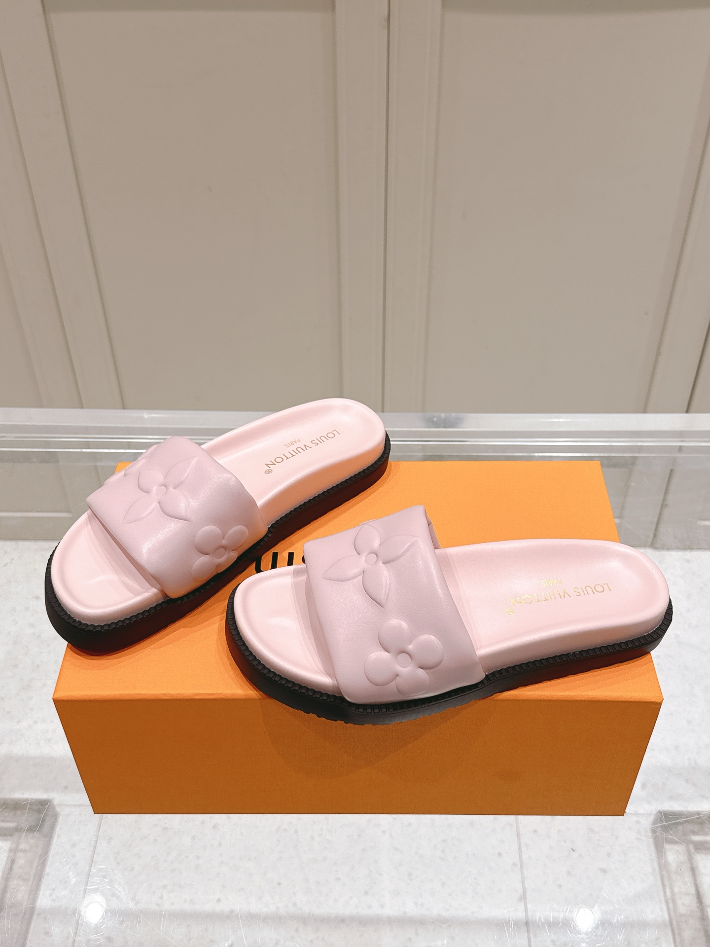 Louis Vuitton LV村上隆联名 L家驴牌BOM DIA COMFORT系列 魔术贴 牛仔布 老花 凉鞋 平底凉拖鞋