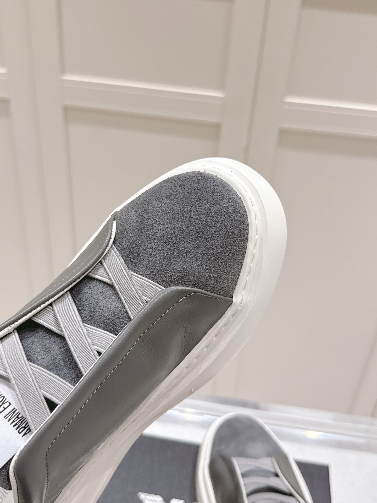 Top: 700 Men’s Emporio Armani EA7 Leisure Sneakers with Unique Design - 图片 5