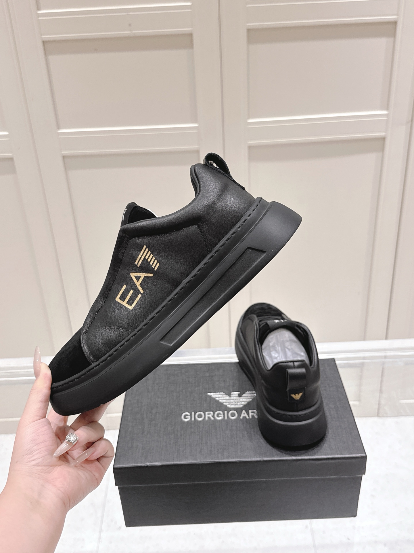 Top 700 Men’s Emporio Armani EA7 Leisure Sneakers: Stylish, Sporty, and Comfortable - 图片 4