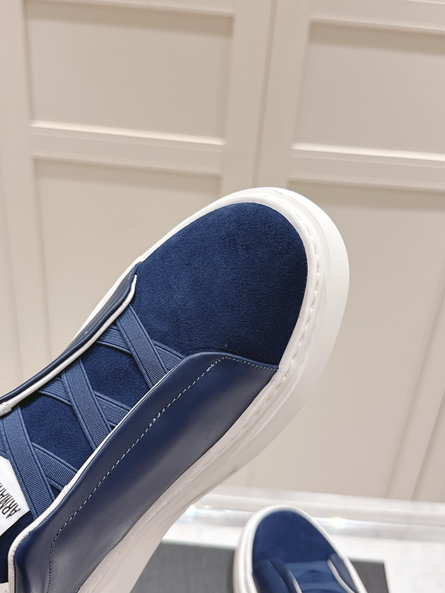 “EA7 Men’s Leisure Sneakers: Stylish Design with Brand Identity, Zirconium Fabric, Custom-made Materials” - 图片 6