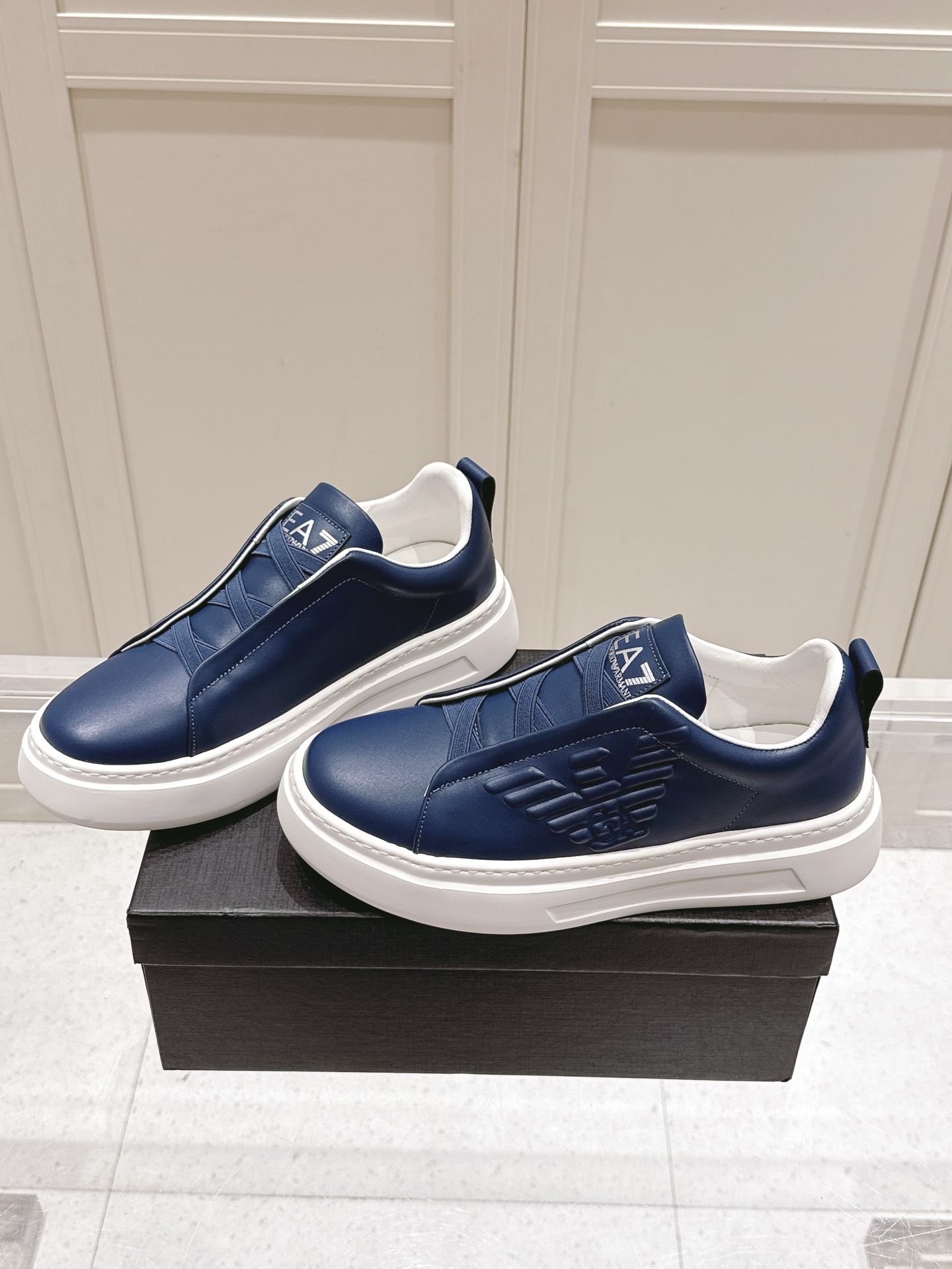 Top: 700 Men’s Emporio Armani EA7 Leisure Sneakers for Sports Style Fashion - 图片 3