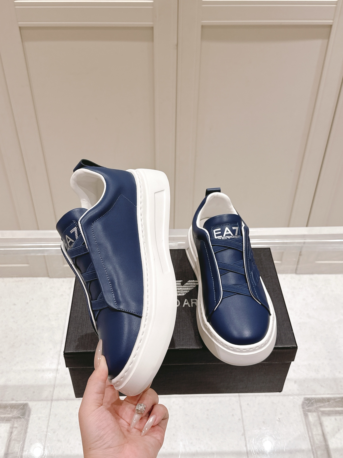 Top: 700 Men’s Emporio Armani EA7 Leisure Sneakers for Sports Style Fashion - 图片 1