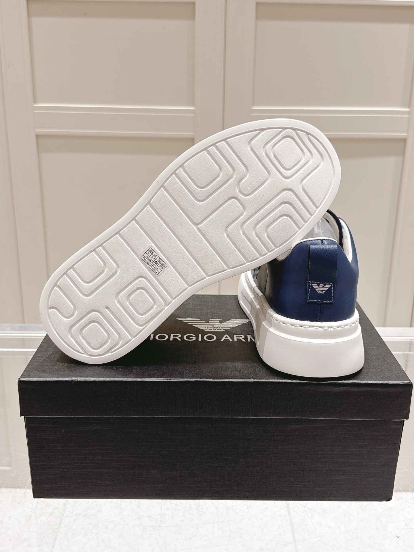 Top: 700 Men’s Emporio Armani EA7 Leisure Sneakers for Sports Style Fashion - 图片 9