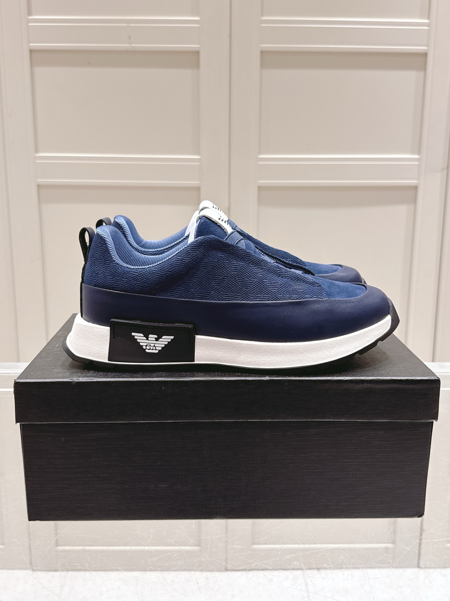 EA7 Leisure Sneakers: Male Version 675, Original Custom Materials and Details - 图片 3