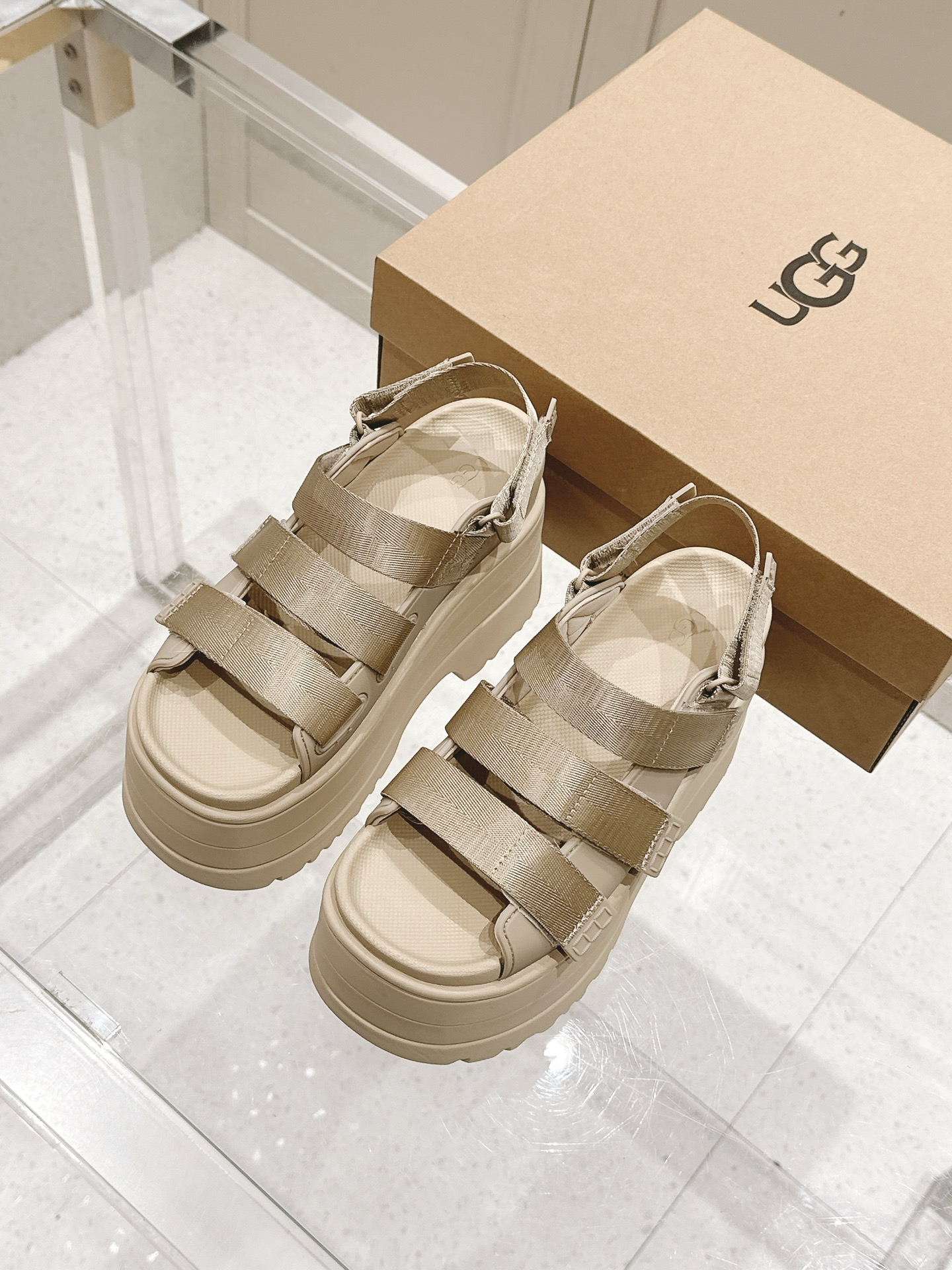 Fábrica: "Versión superior exclusiva" Serie de sandalias de plataforma con plataforma UGG ~ 25vs para aguas termales y …