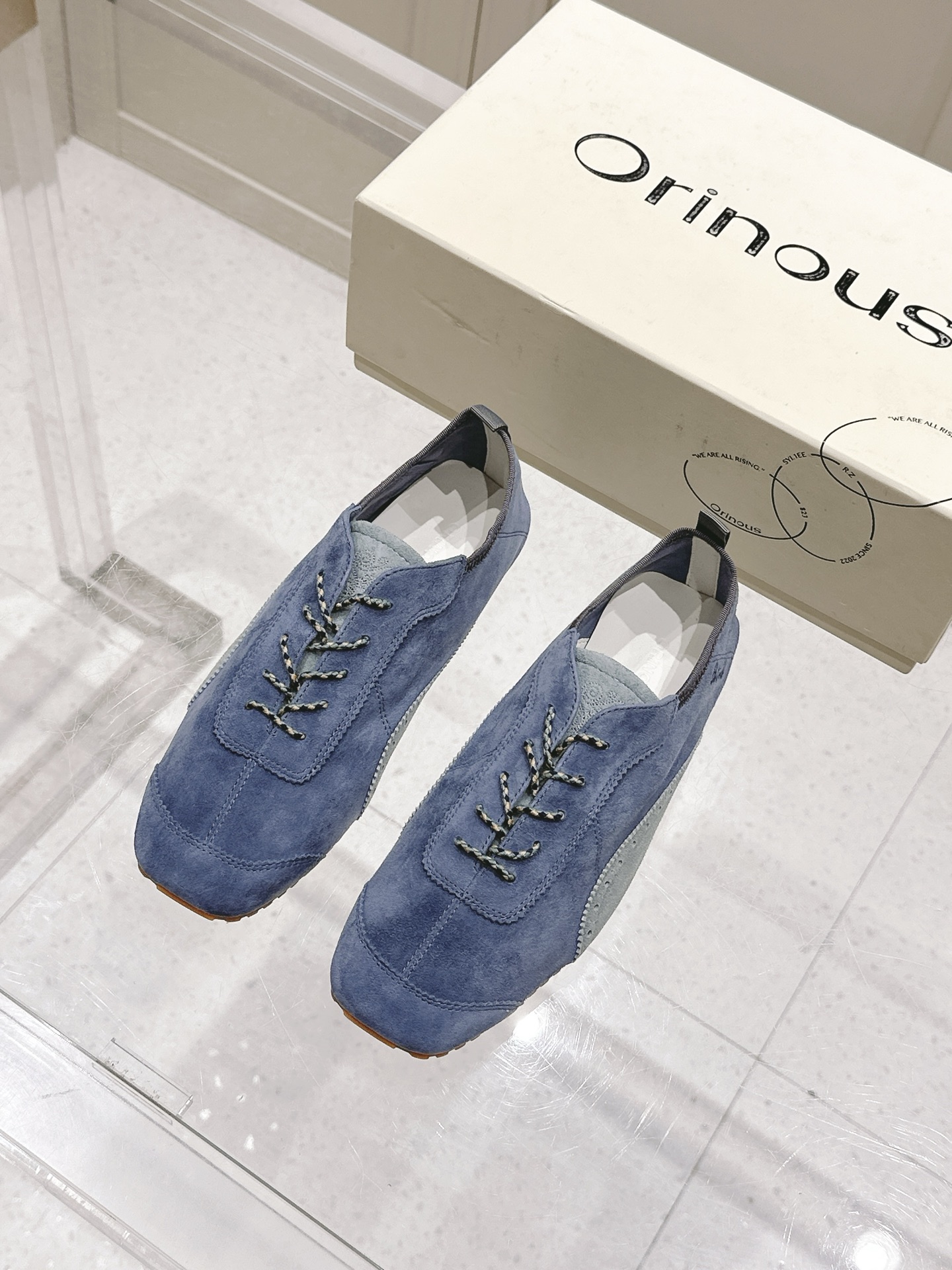 NO:403531,Orinous 25ss New beautiful early spring square toe lace-up German shoes casual shoes long-lost minimalist beauty in the fashion industry Classic fashion color scheme effortless elegance coming fashionable exquisite beauty Opening beads wear fashionable temperament simple new daily slippers beautiful high-end slippers This style is super good on the feet and can lengthen the legs. Original imported cowhide/imported suede inner sheepskin inner lining original open mold rubber sole Size#35-40 (40 customized non-return and exchange), casual shoes/sneakers, sneakers, slippers, cowhide, sheepskin, chamois leather19860909Orinous 25ss 早春新款绝美 方头系带 德训鞋 休闲鞋时尚界久违的极简之美 经典时尚配色 毫不费力的优雅风来袭 时髦 精致 绝美 开边珠外穿时尚气质简约新款日常拖鞋美出高级感拖鞋这款上脚超好而且可以拉长腿型. 面料原版进口牛皮/进口麂皮 内里羊皮内里 大底原版开模橡胶大底 Size#35-40（40 订做不退换）,休闲鞋/运动鞋,sneakers,slippers,cowhide,sheepskin,chamois leather,Women's Shoes