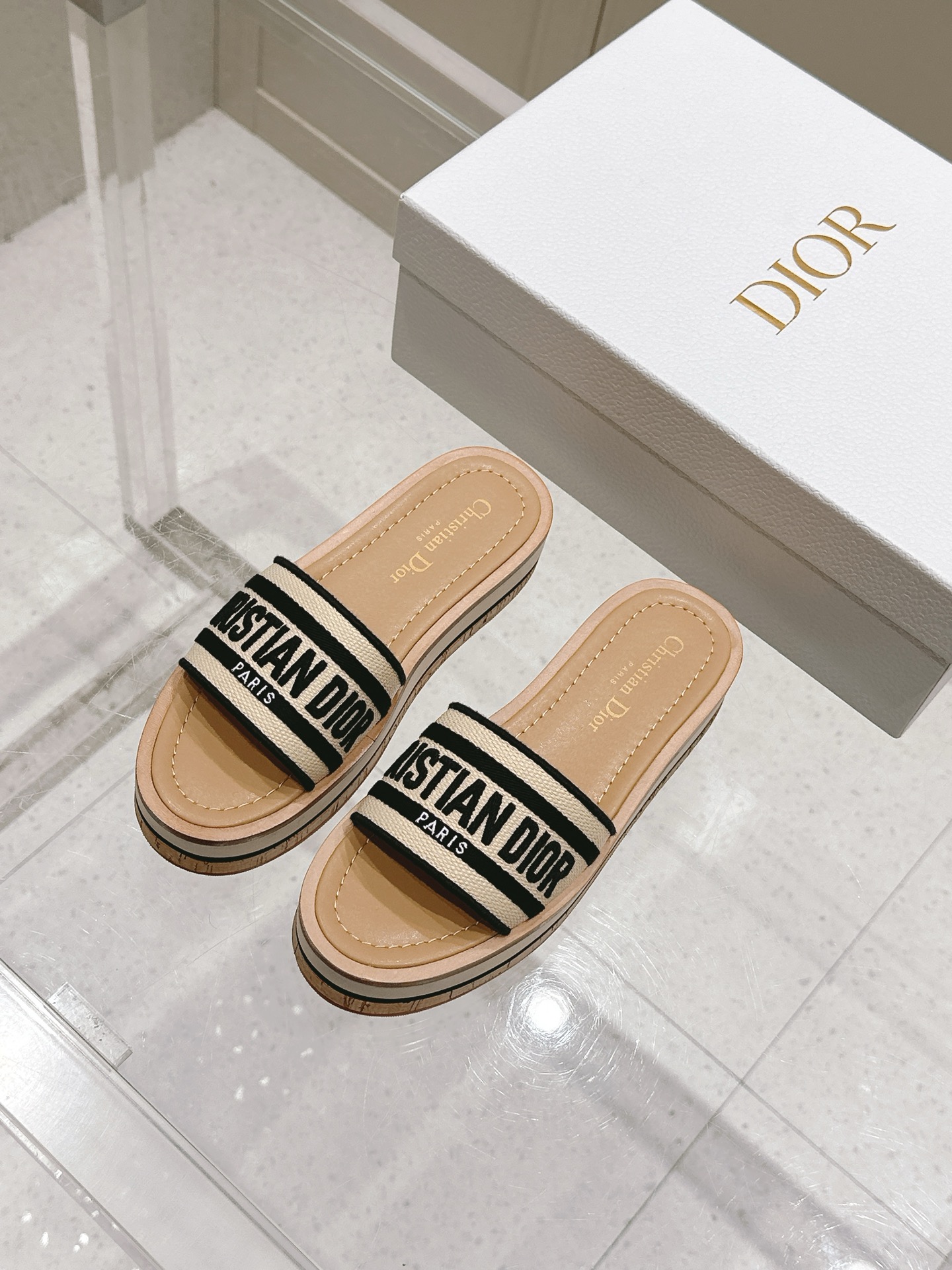Dior Dior迪奥〰 Dway条纹厚底刺绣凉拖鞋