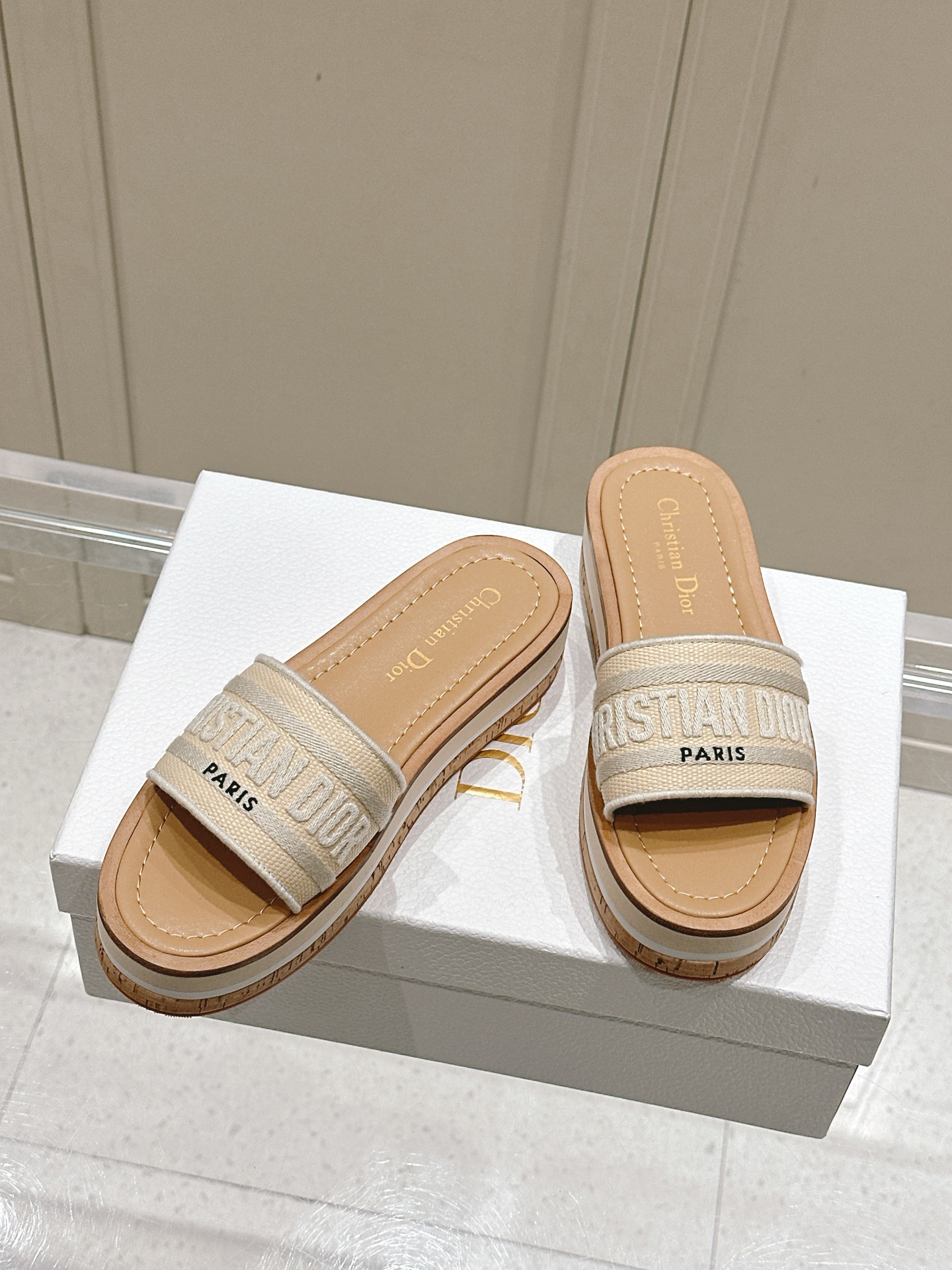 Dior Dior迪奥〰 Dway条纹厚底刺绣凉拖鞋